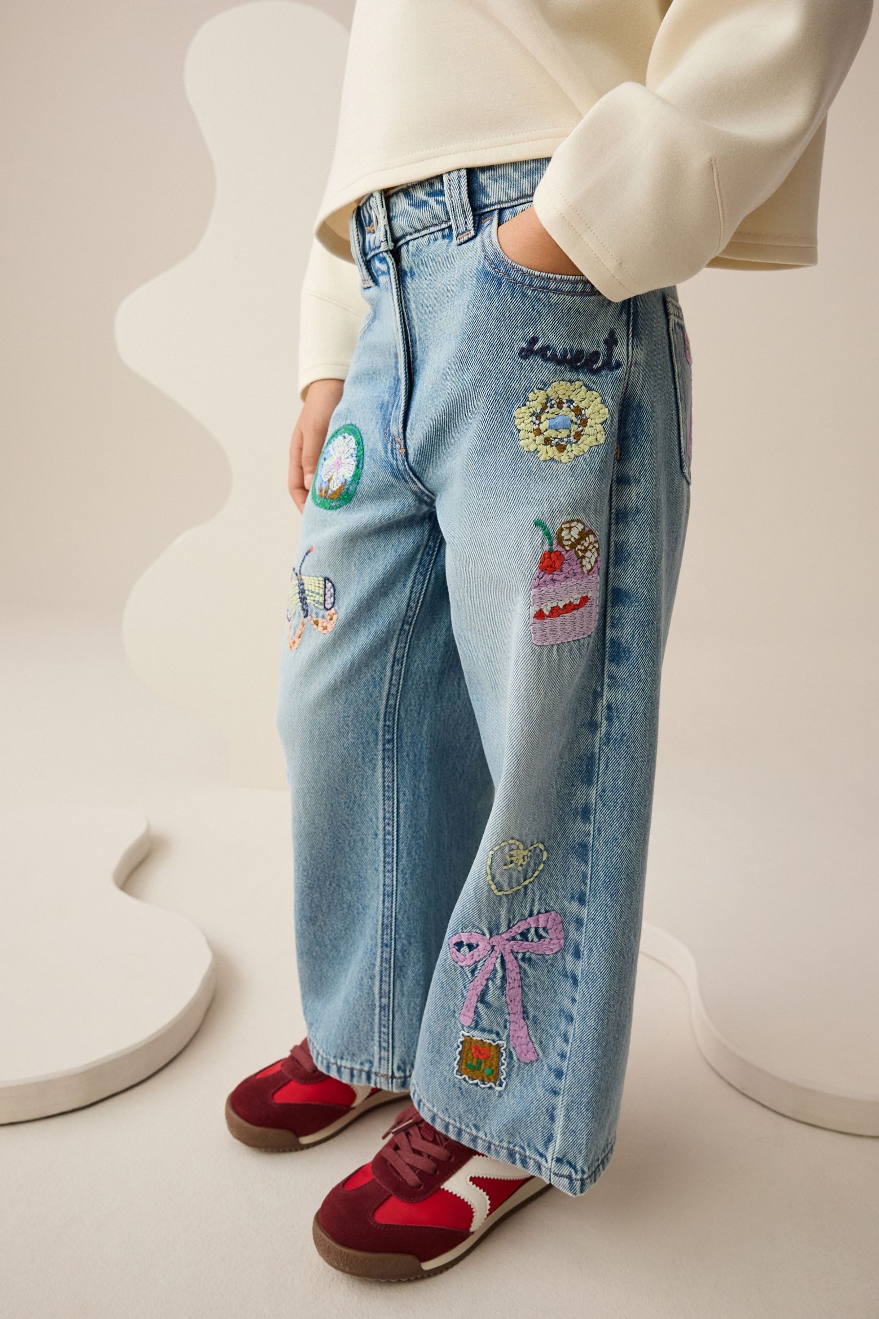 Next Weite Jeans Bestickte Jeans mit weitem Bein (1-tlg)