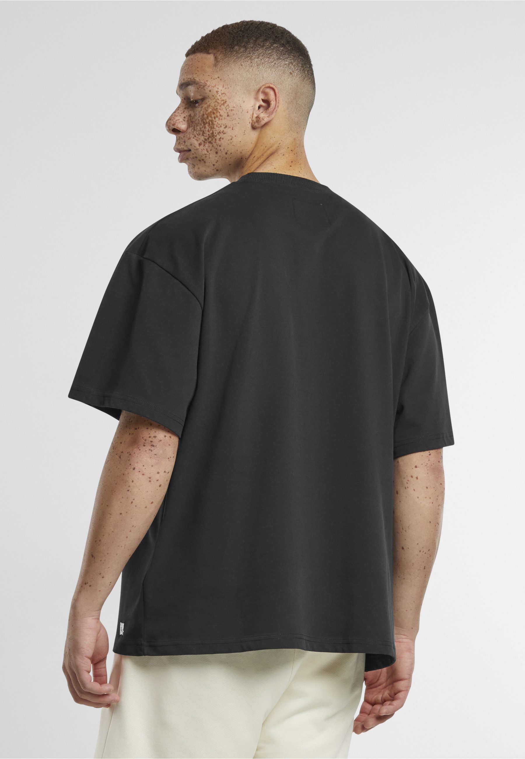 PEQUS T-Shirt PEQUS PEQUS Chest Logo T-Shirt (1-tlg)