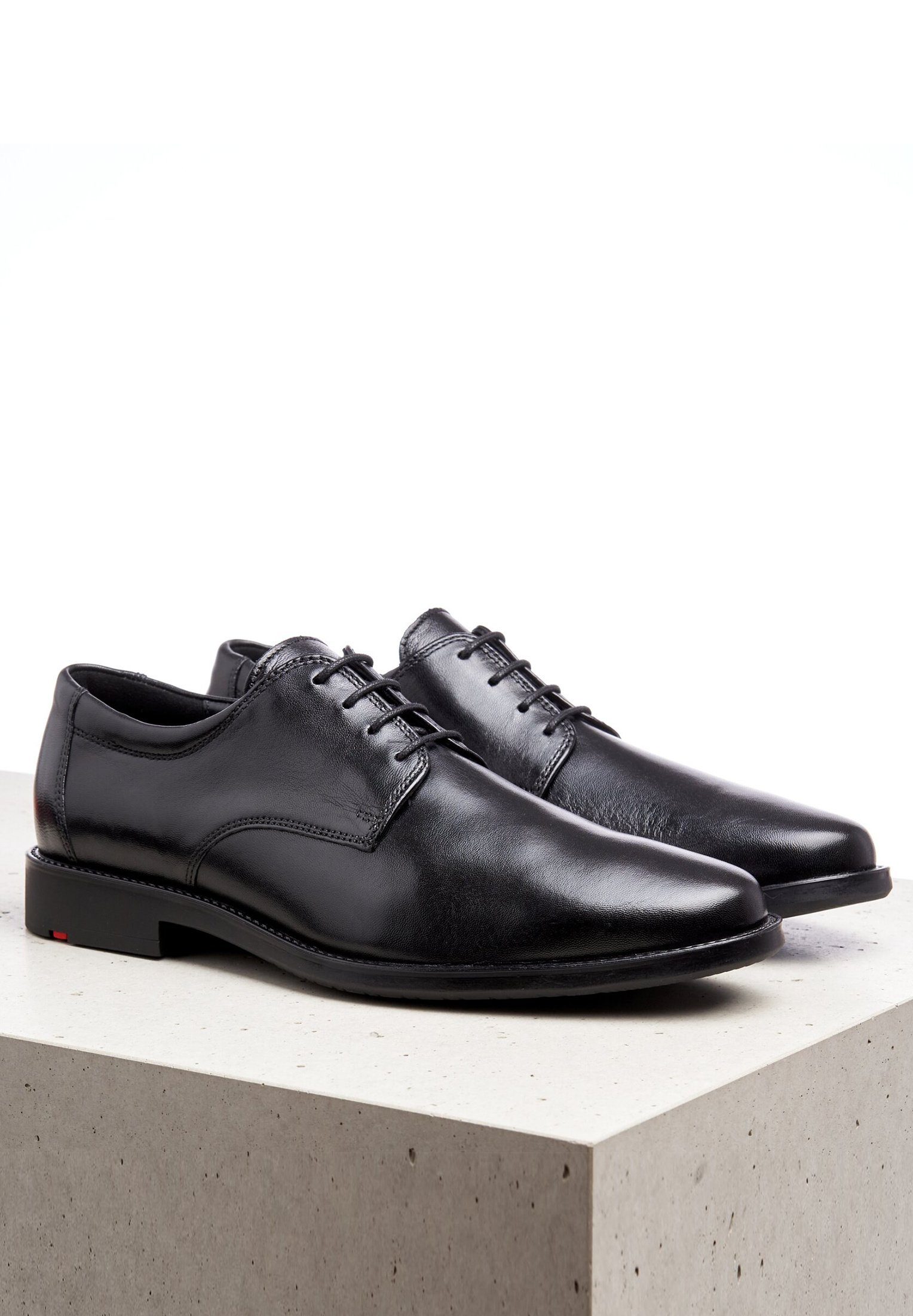 Lloyd Schnürschuh "NEVIO" Schnürschuh mit modernem Design