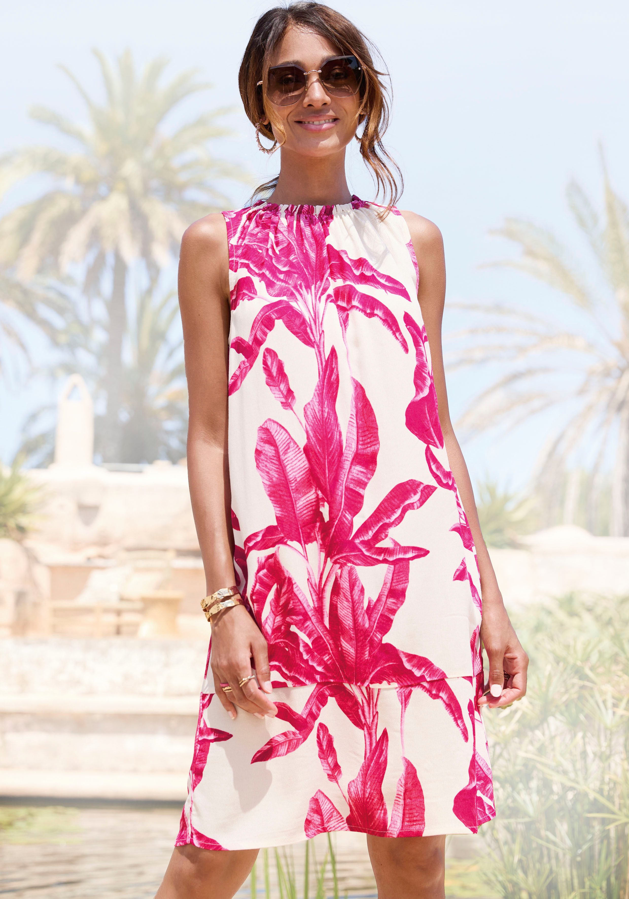 LASCANA Druckkleid mit sommerlichem Allover-Print aus Webware modisches Sommerkleid, lockere Strandkleid, Kleid in lockerer Form
