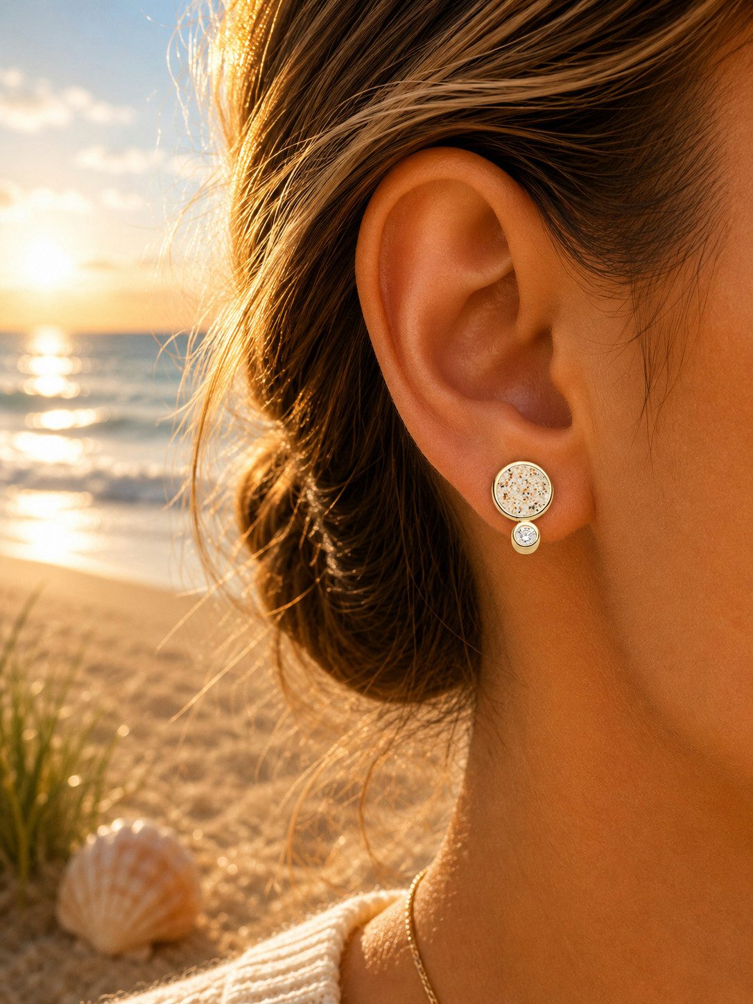 DUR Paar Ohrstecker O5608 Polarstern 2.0 – Vergoldet mit Strandsand & Zirkonia, 8 mm