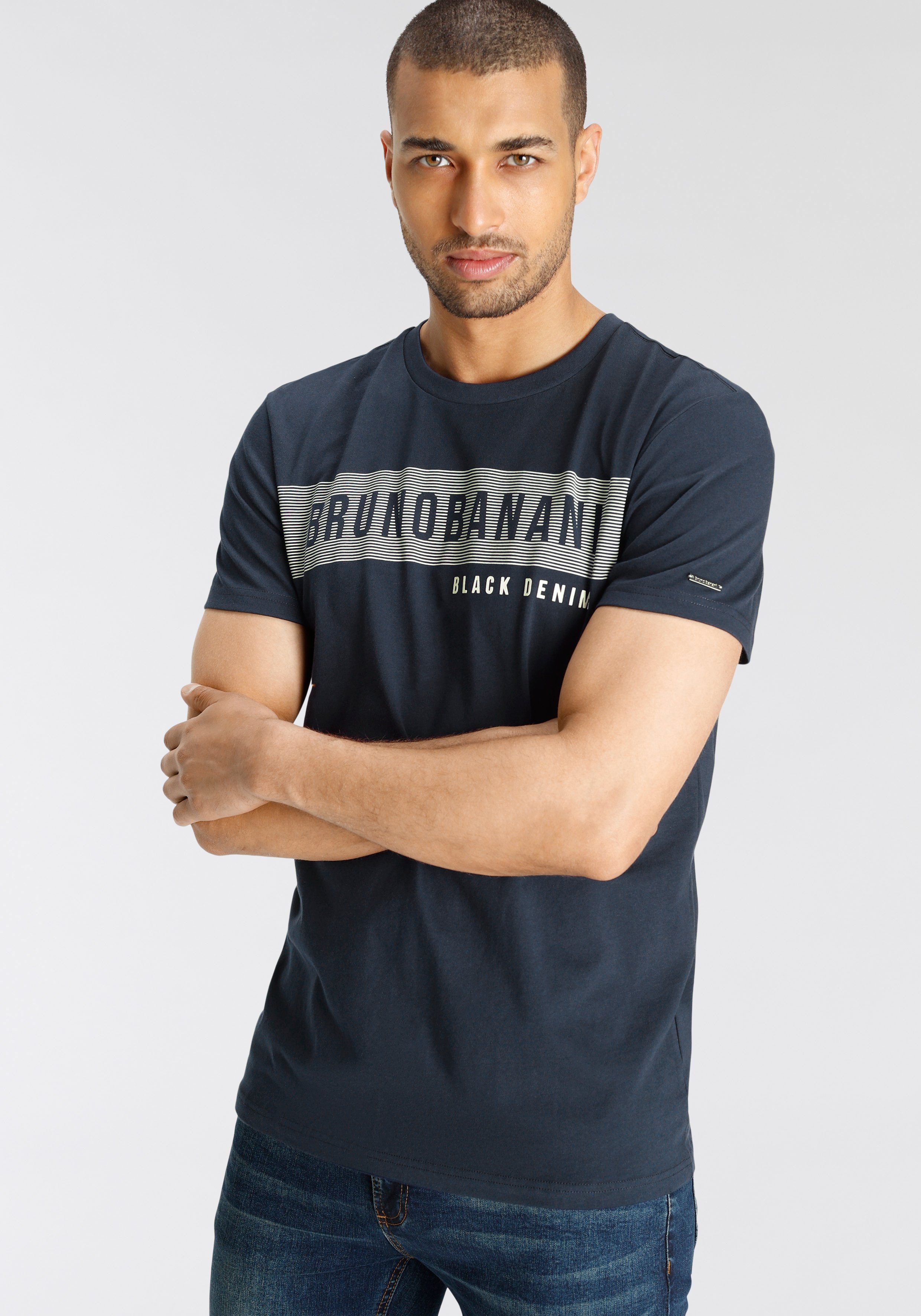Bruno Banani T-Shirt kurzärmelig, schmal geschnitten, Rundhalsausschnitt günstig online kaufen