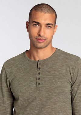 Bruno Banani Langarmshirt mit modischer Knopfleiste