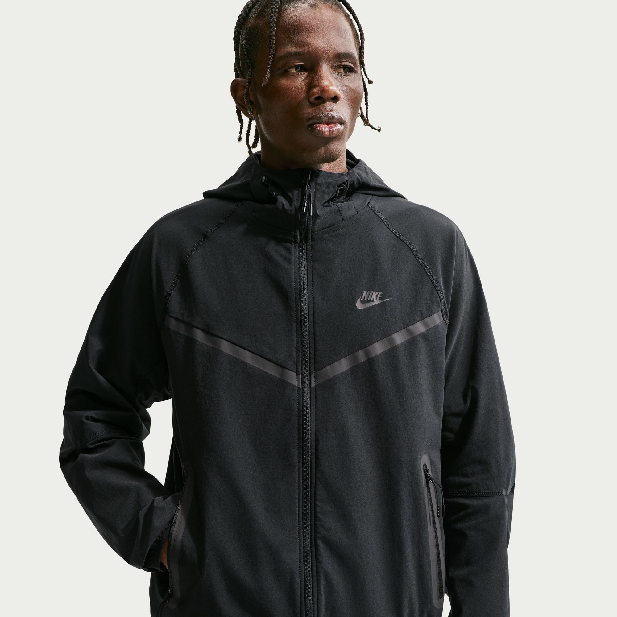 Nike Sportswear Trainingsjacke Nike Tech Men's Dri-FIT Woven Full-Zip Windrunner Jacket mit durchgehendem Reißverschluss, aus Woven-Material