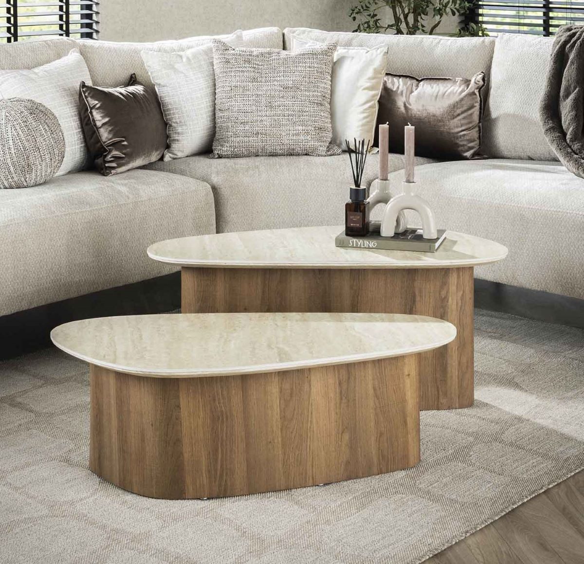Maison ESTO Couchtisch VENEZIANO 2´er Set organische Form Tischplatte in Travertin Optik (2´er Set), Tischplatte aus hochwertiger Keramik