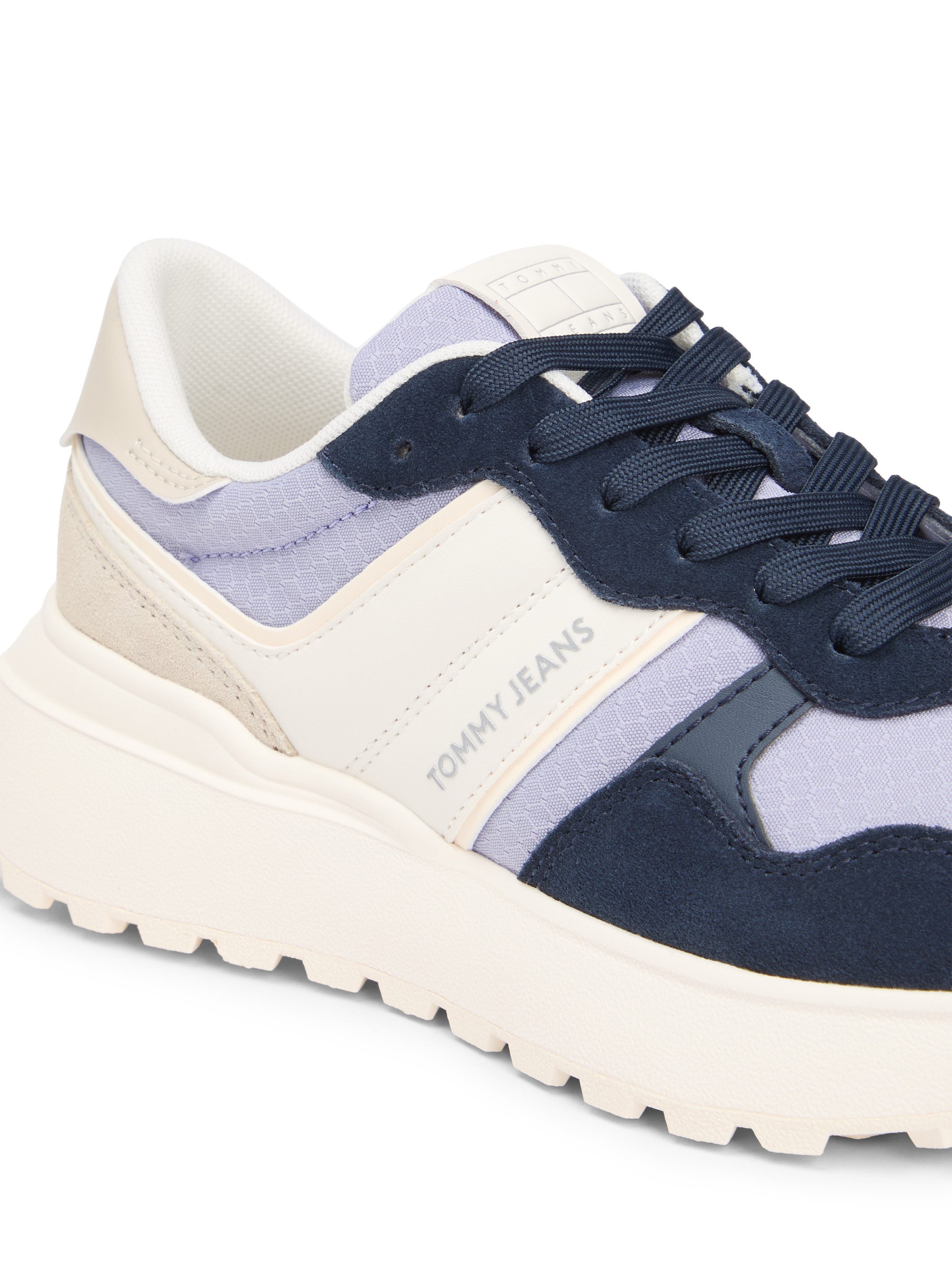 Tommy Jeans TJW CLEATED RUNNER SUEDE MIX Keilsneaker, Freizeitschuh, Halbschuh, Schnürschuh mit Logoschriftzügen