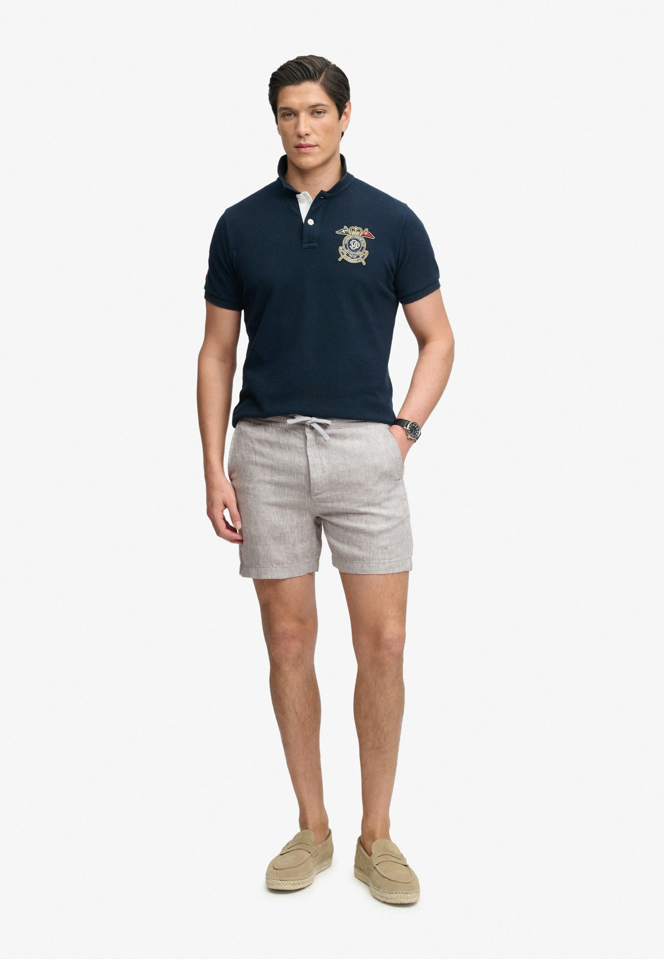 Superdry Shorts MERCHANT LINEN SHORT aus Leinen, Relaxed Fit, mit Reißverschluss – Bild 4 von 5