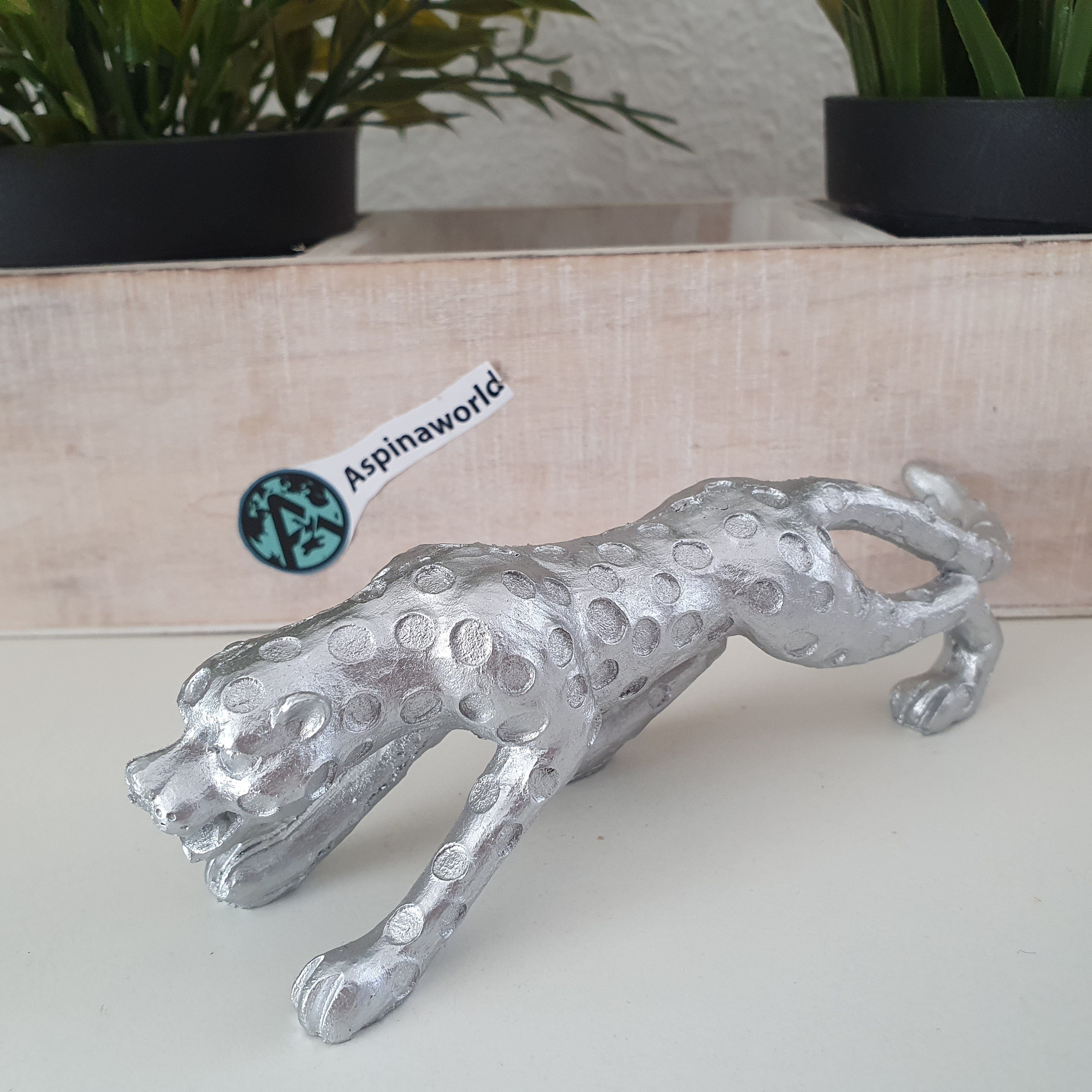 Aspinaworld Dekofigur Leoparden Figur im Silberton 15 cm lang