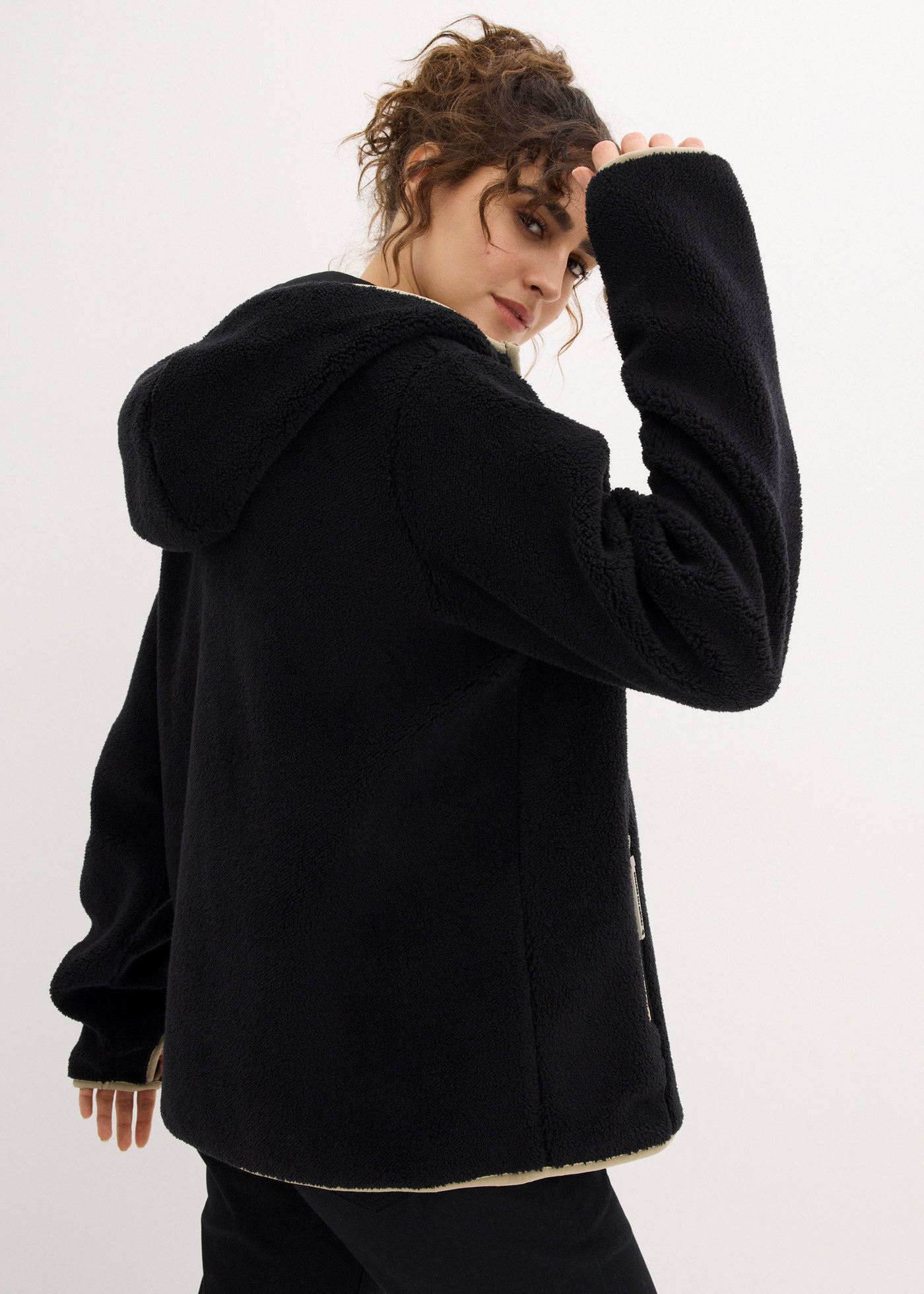 bonprix Fleecejacke mit Kapuze, aus Teddy-Fleece, lässige Passform, mit Stehkragen