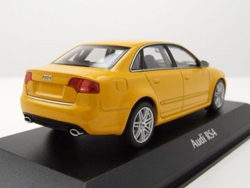 Maxichamps Modellauto Audi RS4 2004 gelb Modellauto 1:43 Maxichamps, Maßstab 1:43