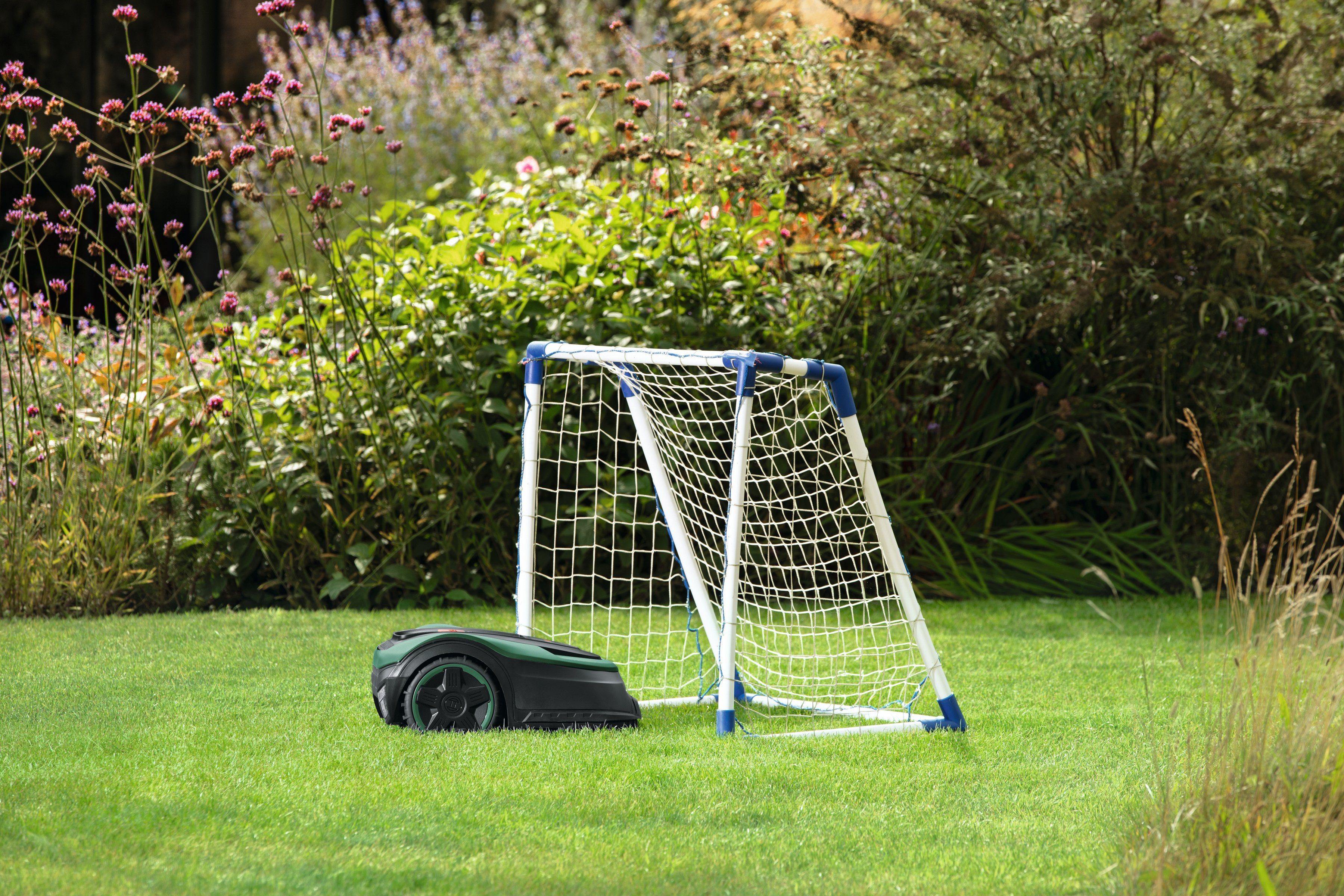 Bosch Home & Garden Rasenmähroboter Indego M 700, bis 700 m² Rasenfläche, inklusive Akku und Ladestation