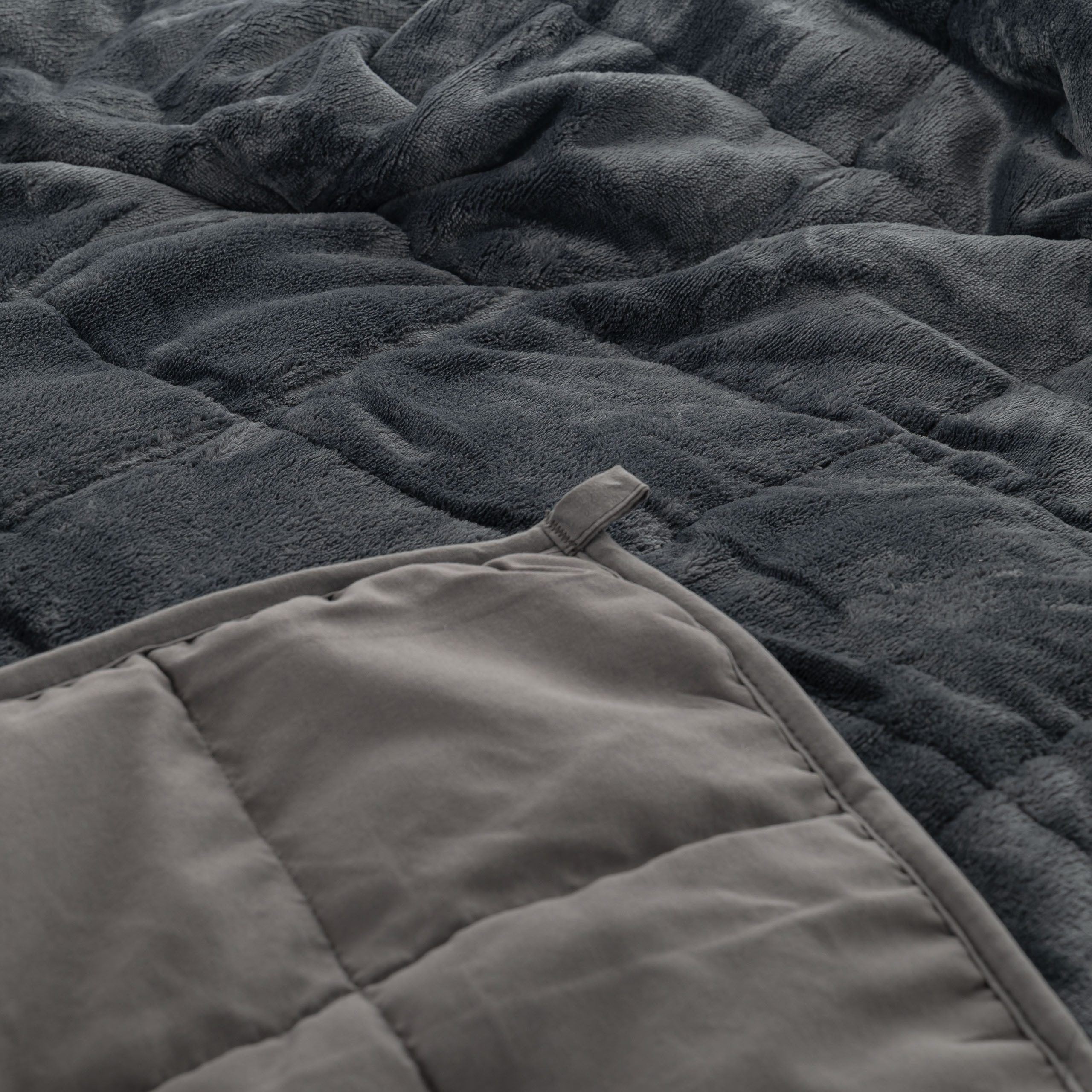 kamelshopping Gewichtsdecke 9 kg Gewichtsdecke, ca. 135 x 200 cm, weicher Polyester-Fleece-Bezug, Füllung: feine Glasperlen, Entspannungsdecke, Anti-Stress Decke, Therapiedecke