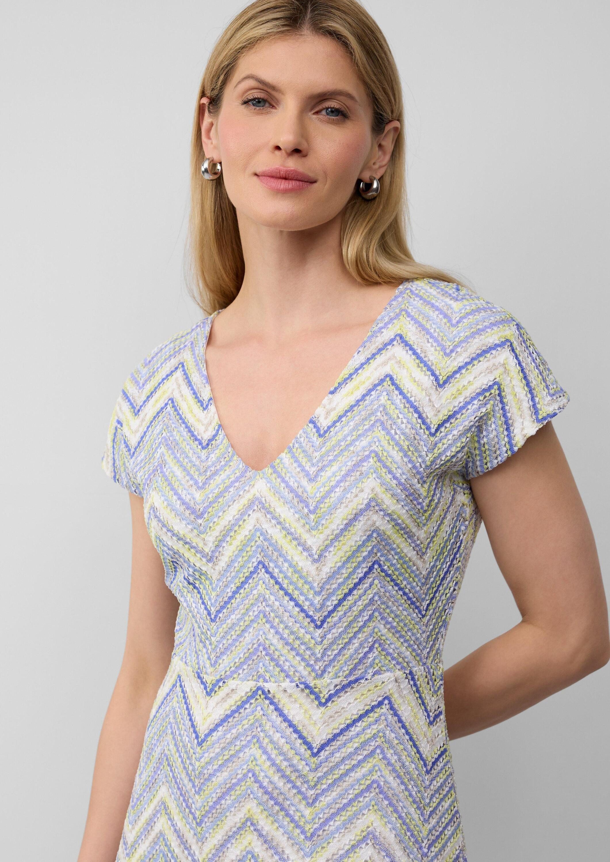 s.Oliver Midikleid Kleid Antailliertes Midikleid aus Strickjersey mit V-Ausschnitt