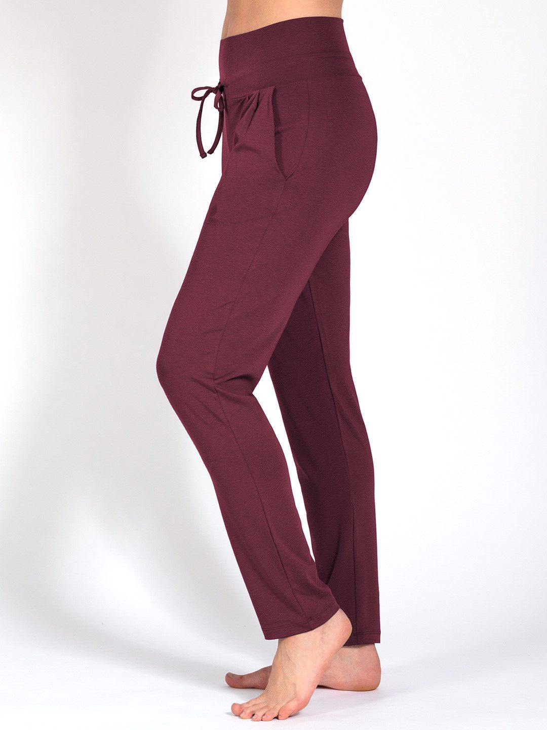 Magadi Yogahose Susan aus weichem Naturmaterial mit Taschen