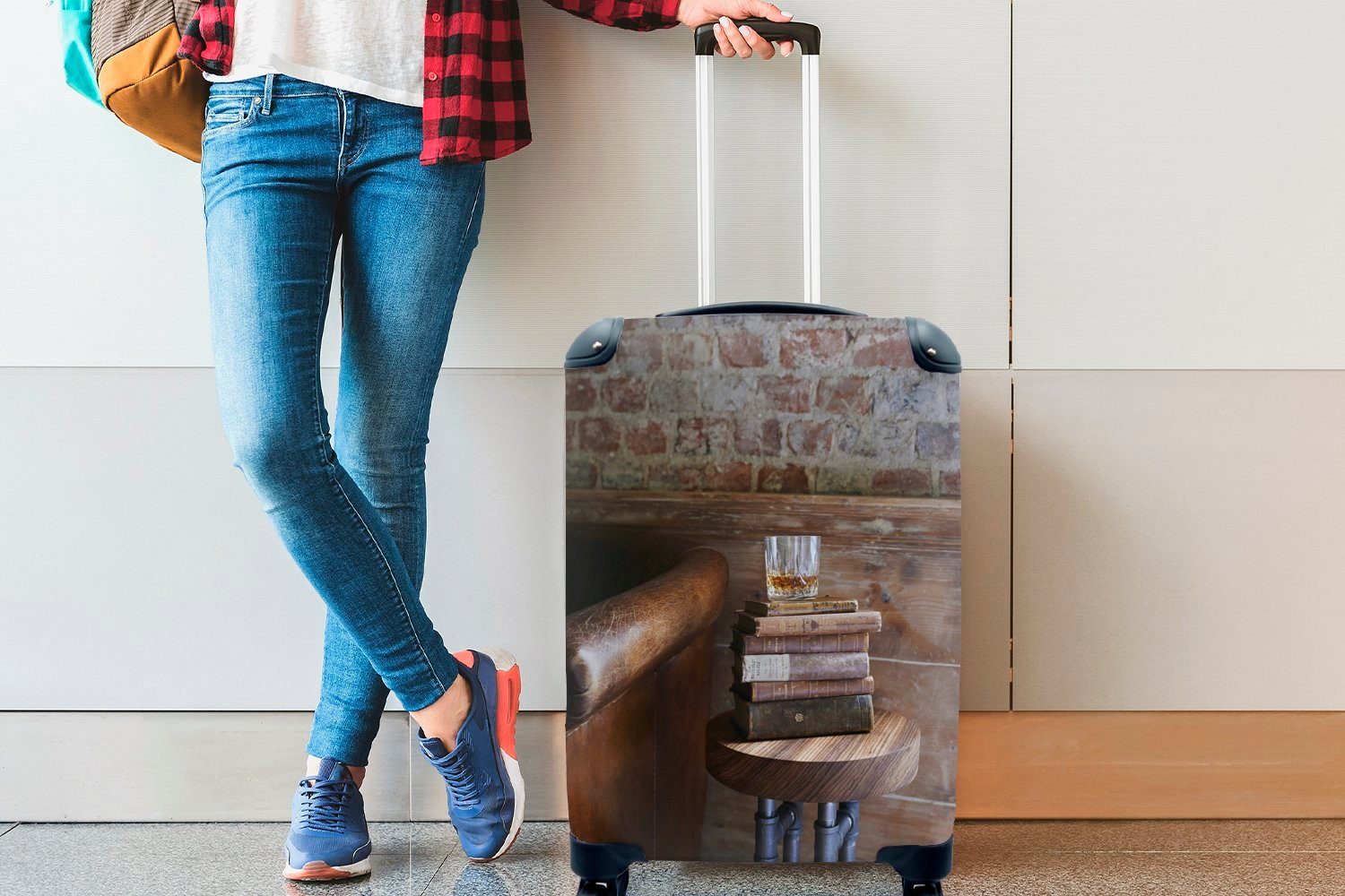 Bücher Handgepäck Glas Reisekoffer Handgepäckkoffer 4 mit Trolley, Reisetasche voll Ferien, mit einem Rollen, alter für rollen, Schnaps, Stapel MuchoWow