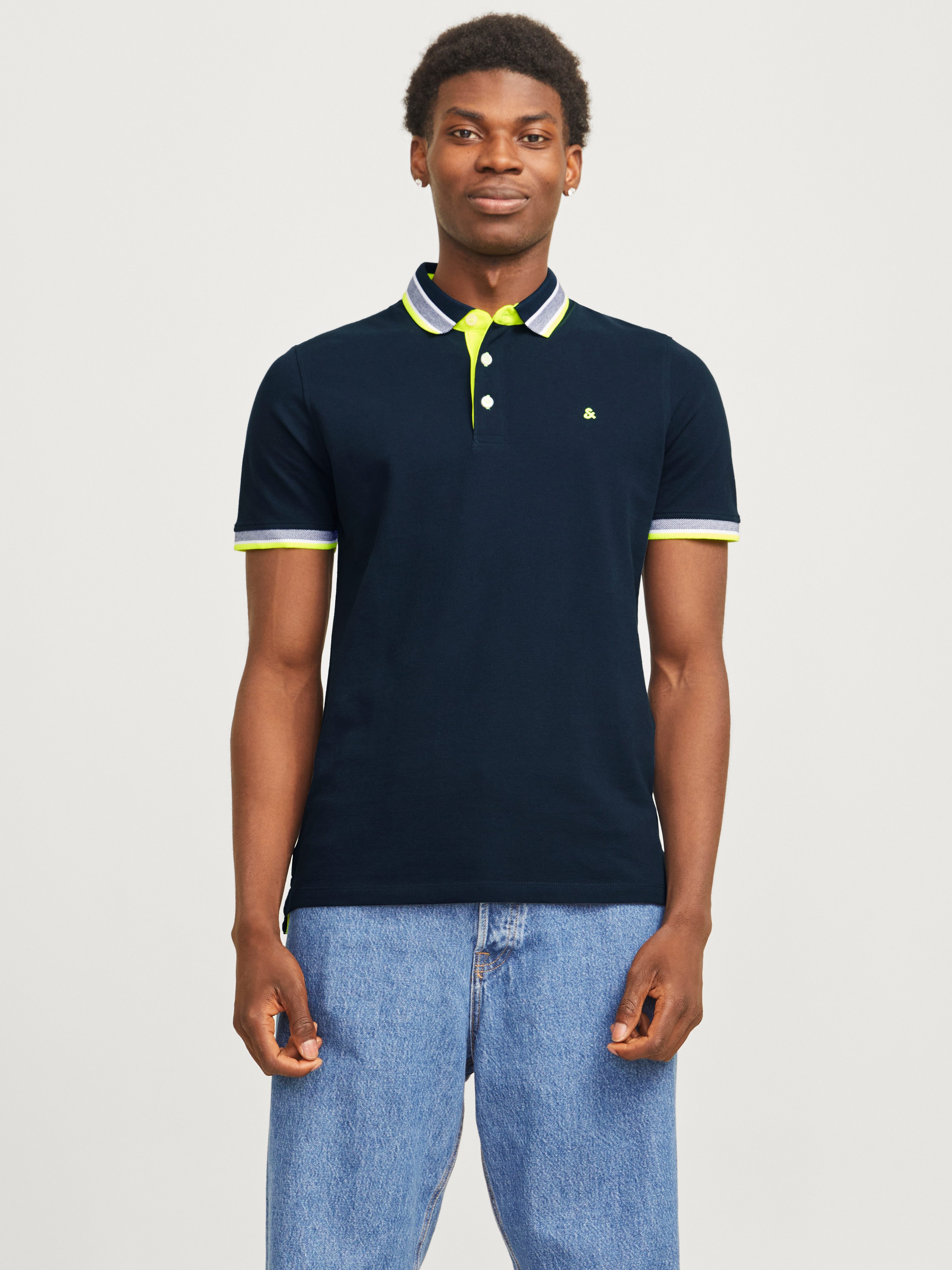 Jack & Jones Poloshirt JJEPAULOS POLO SS NOOS mit Logo Stickerei
