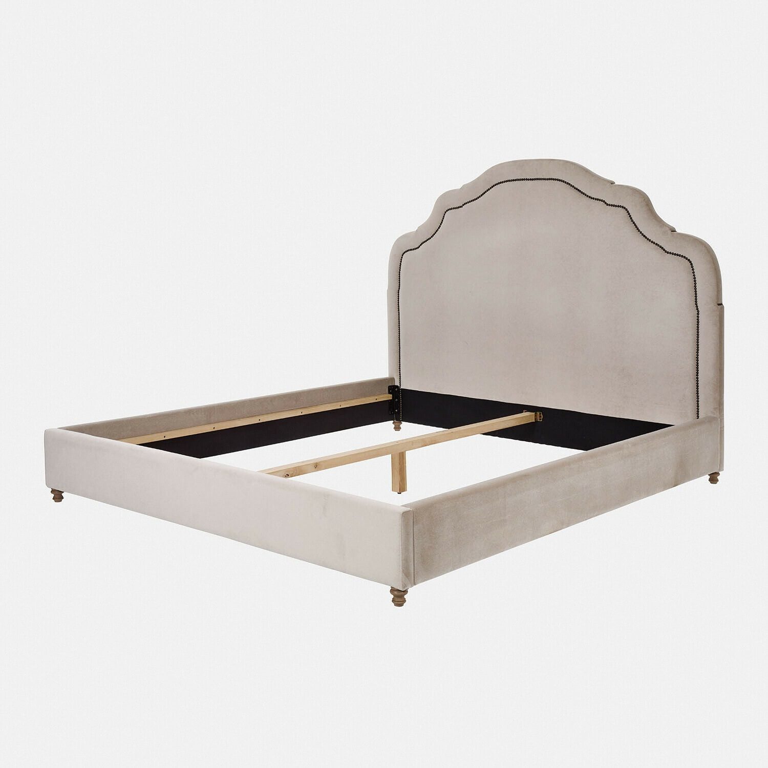 Mirabeau Bett Bett Valéronde beige, Schlafzimmermöbel, Markantes Bogenkopfteil, Umlaufende Zierkordel