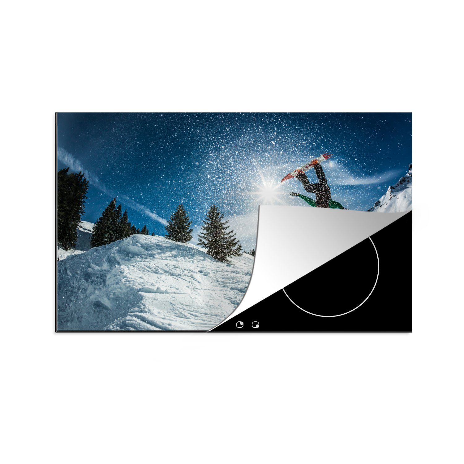 MuchoWow Herdblende-/Abdeckplatte Ein Snowboarder macht einen Rückwärtssalto an einem sonnigen Tag, Vinyl, (1 tlg), 81x52 cm, Induktionskochfeld Schutz für die küche, Ceranfeldabdeckung