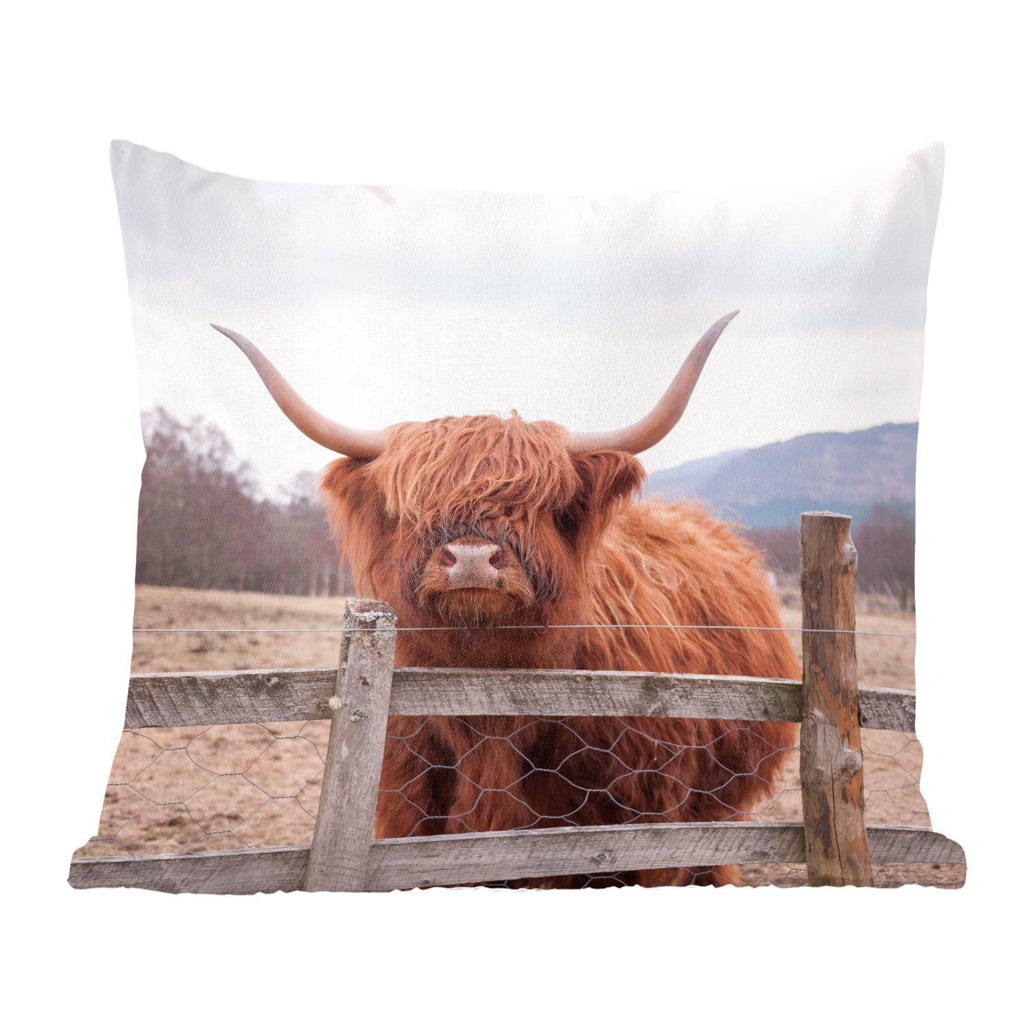 MuchoWow Dekokissen Scottish Highlander - Gras - Zaun, Zierkissen mit Füllung für Wohzimmer, Schlafzimmer, Deko, Sofakissen