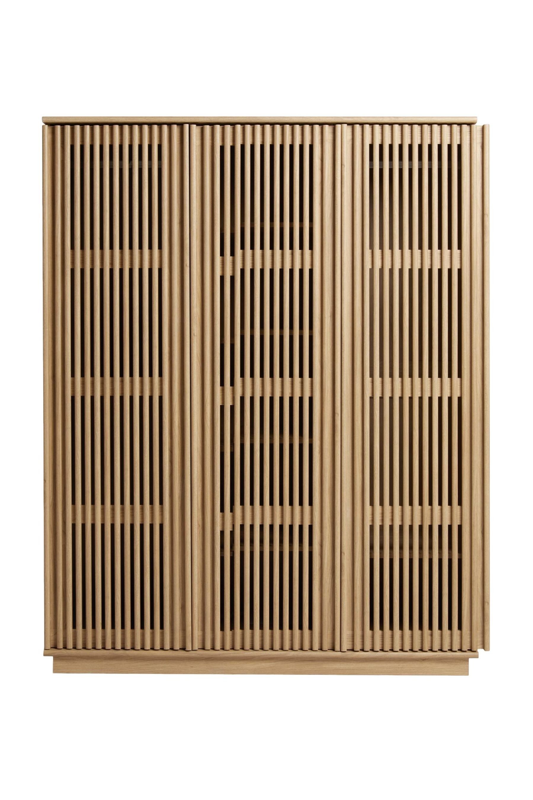 MADE Kleiderschrank MADE.COM Tulma Dreitüriger Kleiderschrank (1-St)