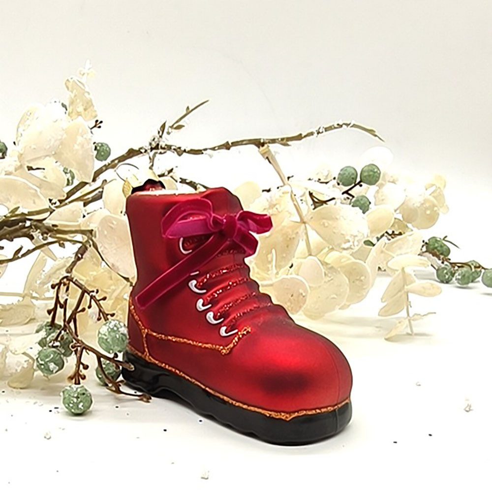 Holly & Jolly Christbaumschmuck Wanderschuh, Schuh rot 6,5 x 9cm Glasornament (1-tlg), handbemalt