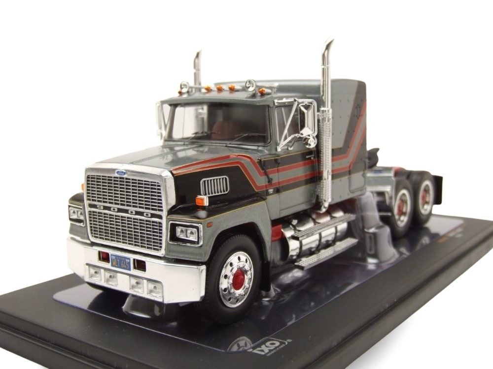 ixo Models Modellauto Ford LTL 9000 Zugmaschine 1978 grau metallic schwarz, Maßstab 1:43