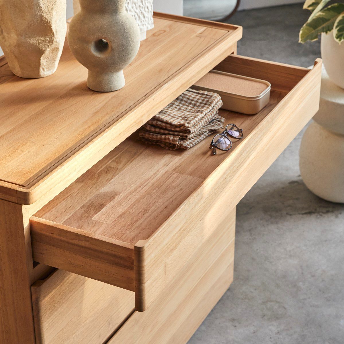 Tikamoon Kommode Kommode Nino aus massivem Teakholz
