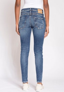 GANG Relax-fit-Jeans 94AMELIE mit doppelter Passe und tief sitzenden Taschen hinten