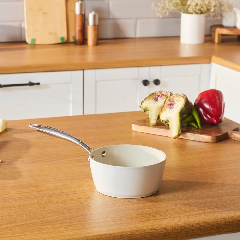 Karaca Schmorpfanne Swiss Crystal Almond Cream Stielkasserolle mit Edelstahlgriff