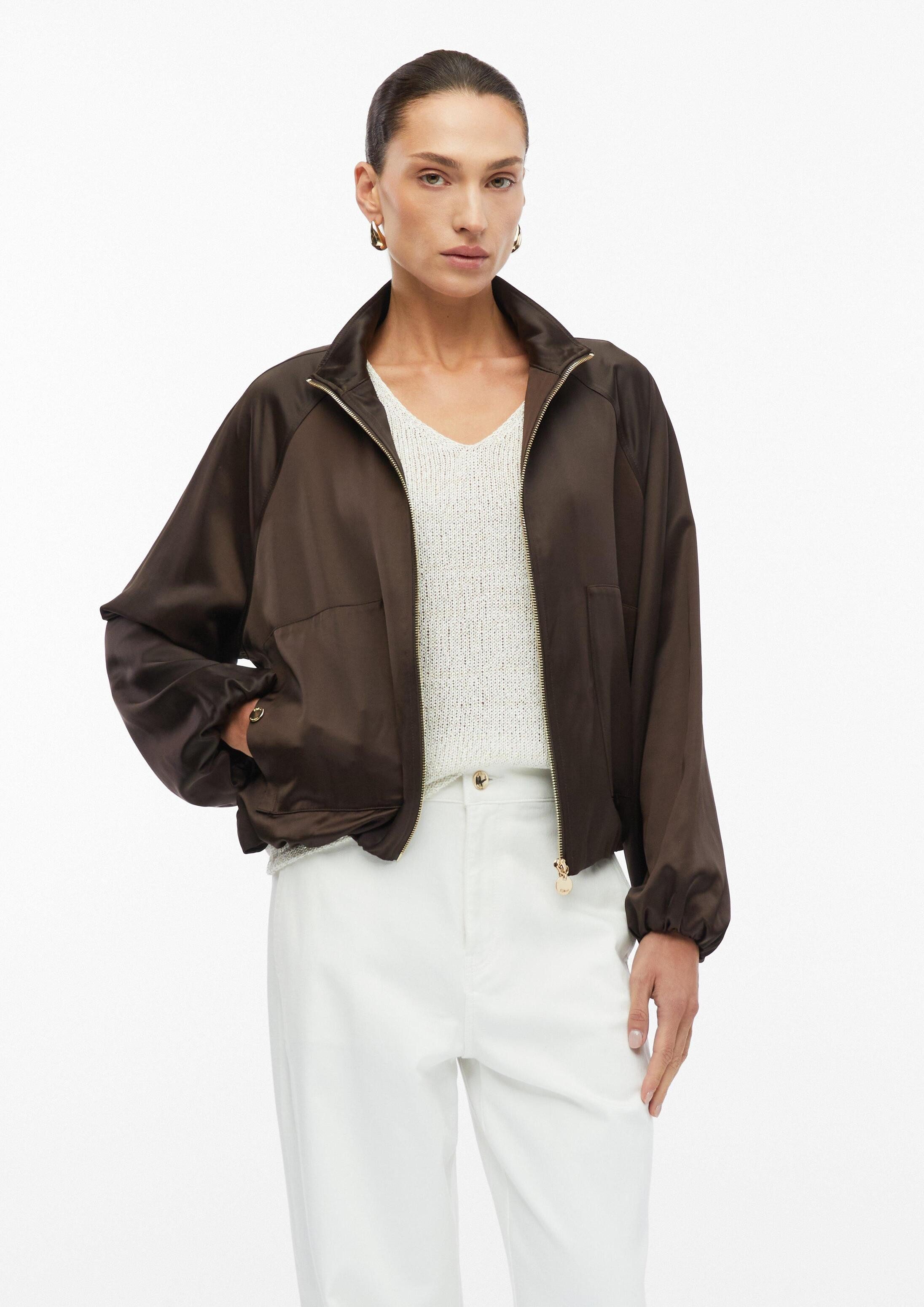 s.Oliver Funktionsjacke Indoor-Jacke Jacke im Relaxed Fit mit Stehkragen und Glanz-Optik
