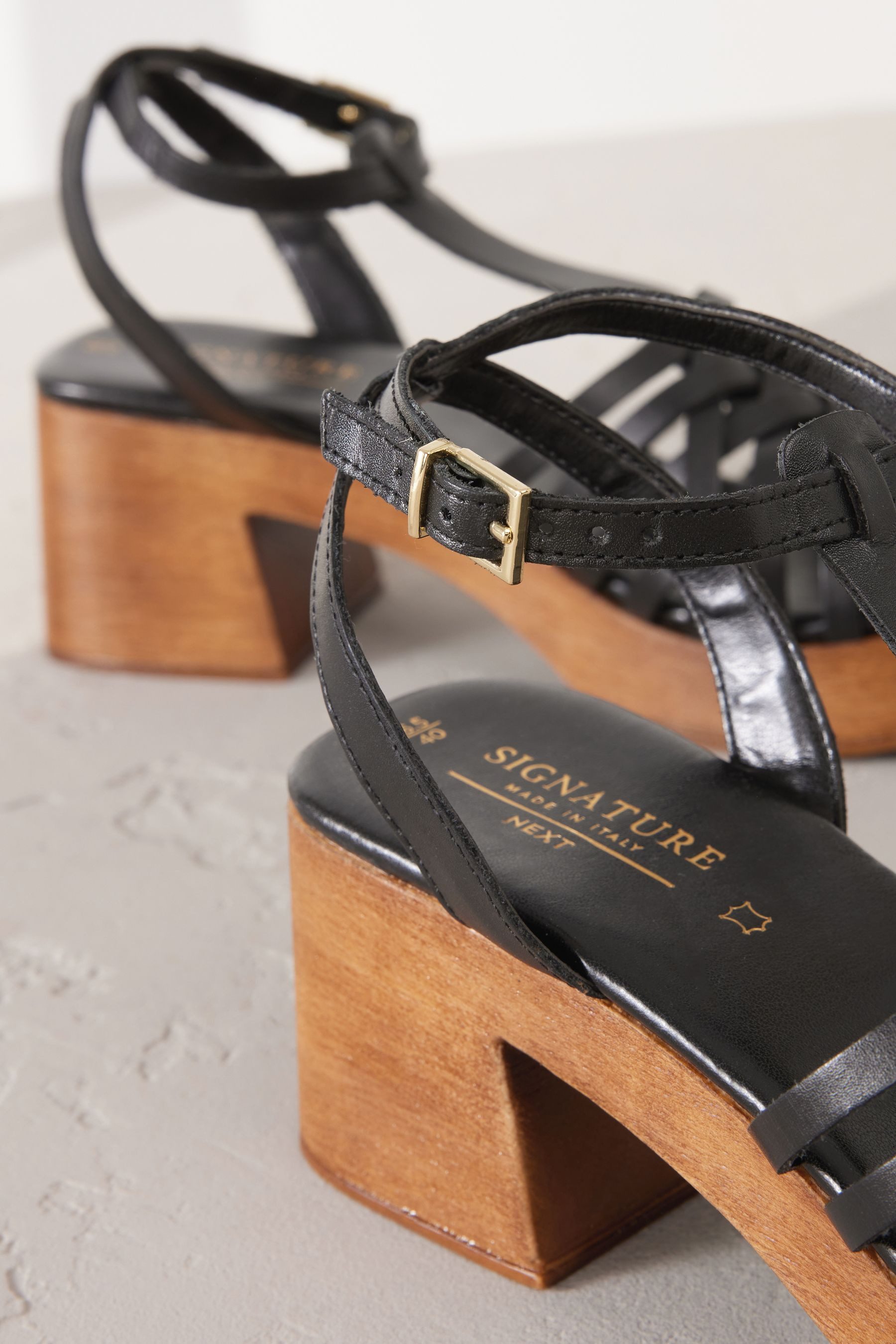 Next Signature Clog-Ledersandalen mit Blockabsatz Clog (1-tlg)