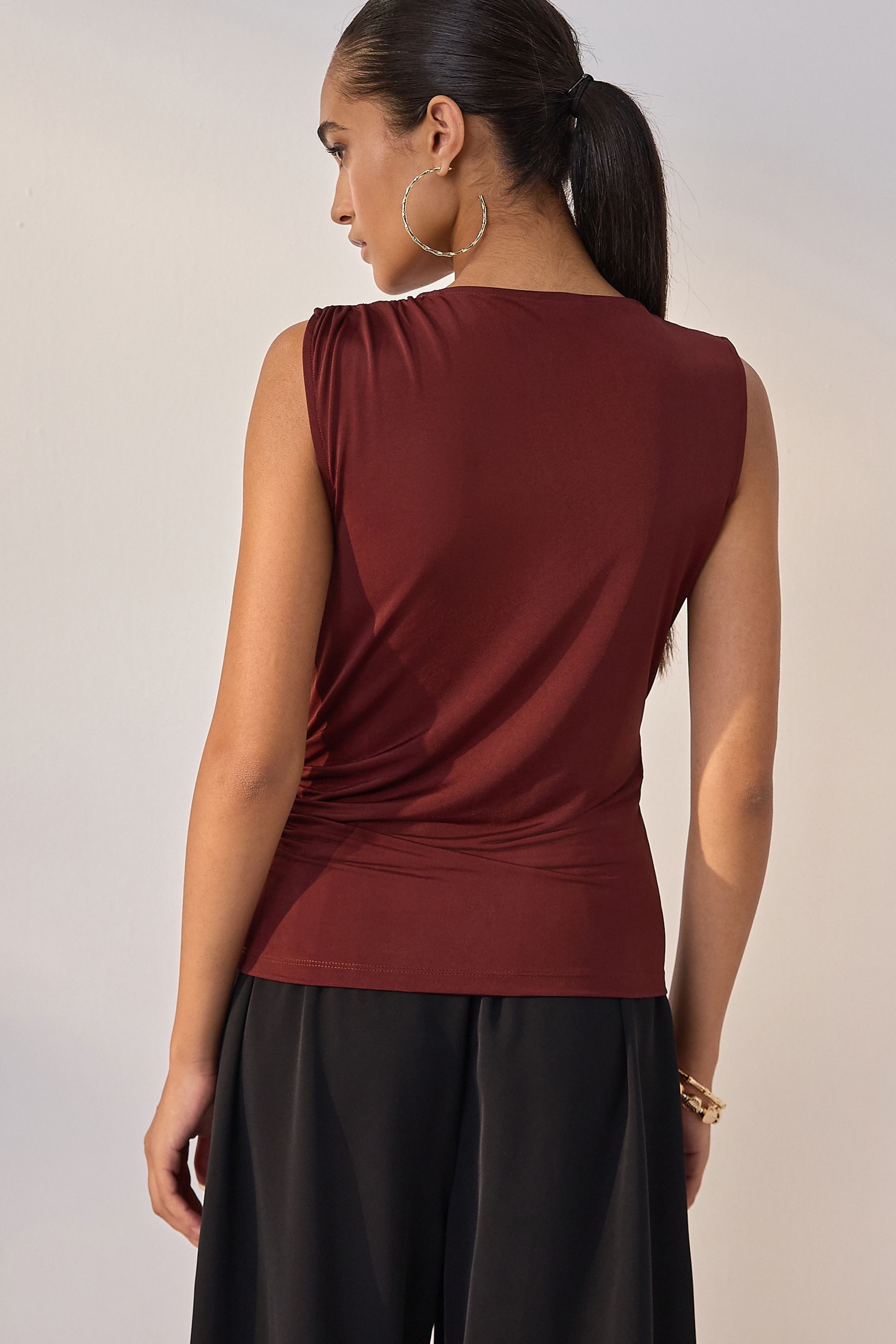 Next Blusentop Ärmelloses Top mit drapierter Vorderseite (1-tlg) günstig online kaufen