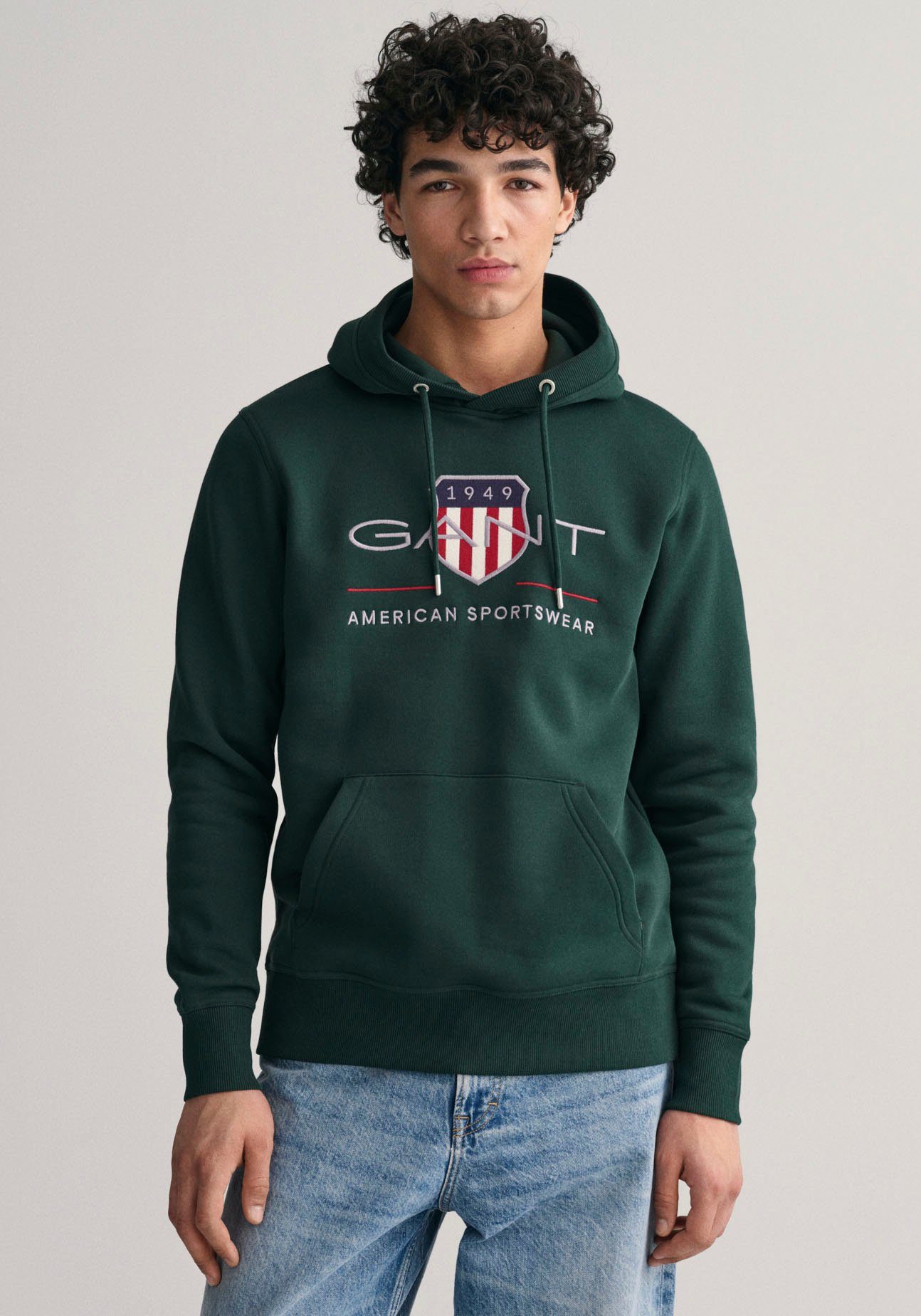 Gant Hoodie REG ARCHIVE SHIELD HOODIE mit modischer Logostickerei auf der Brust