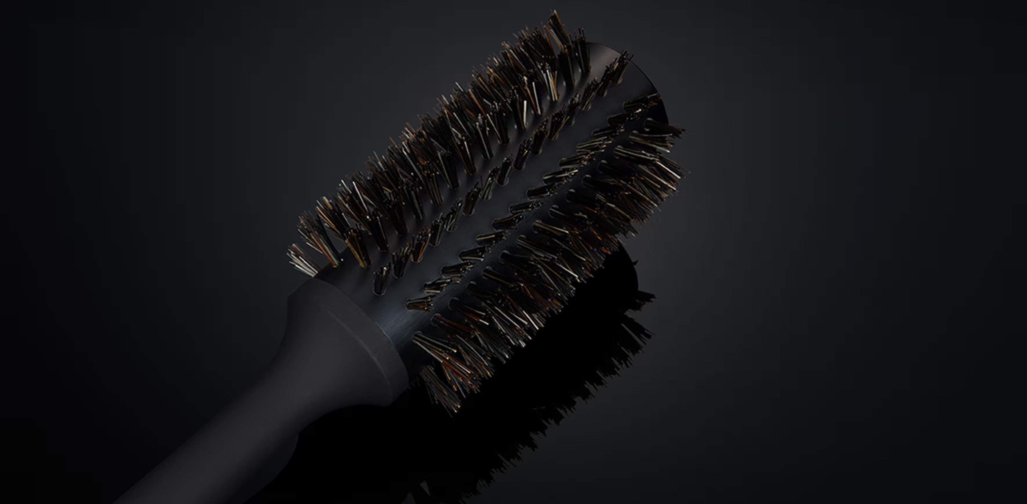 GHD Stylingbürste Ghd The Smoother - Rundbürste - 35 mm, 1-tlg., Ihr Keramikkörper speichert die Föhnwärme