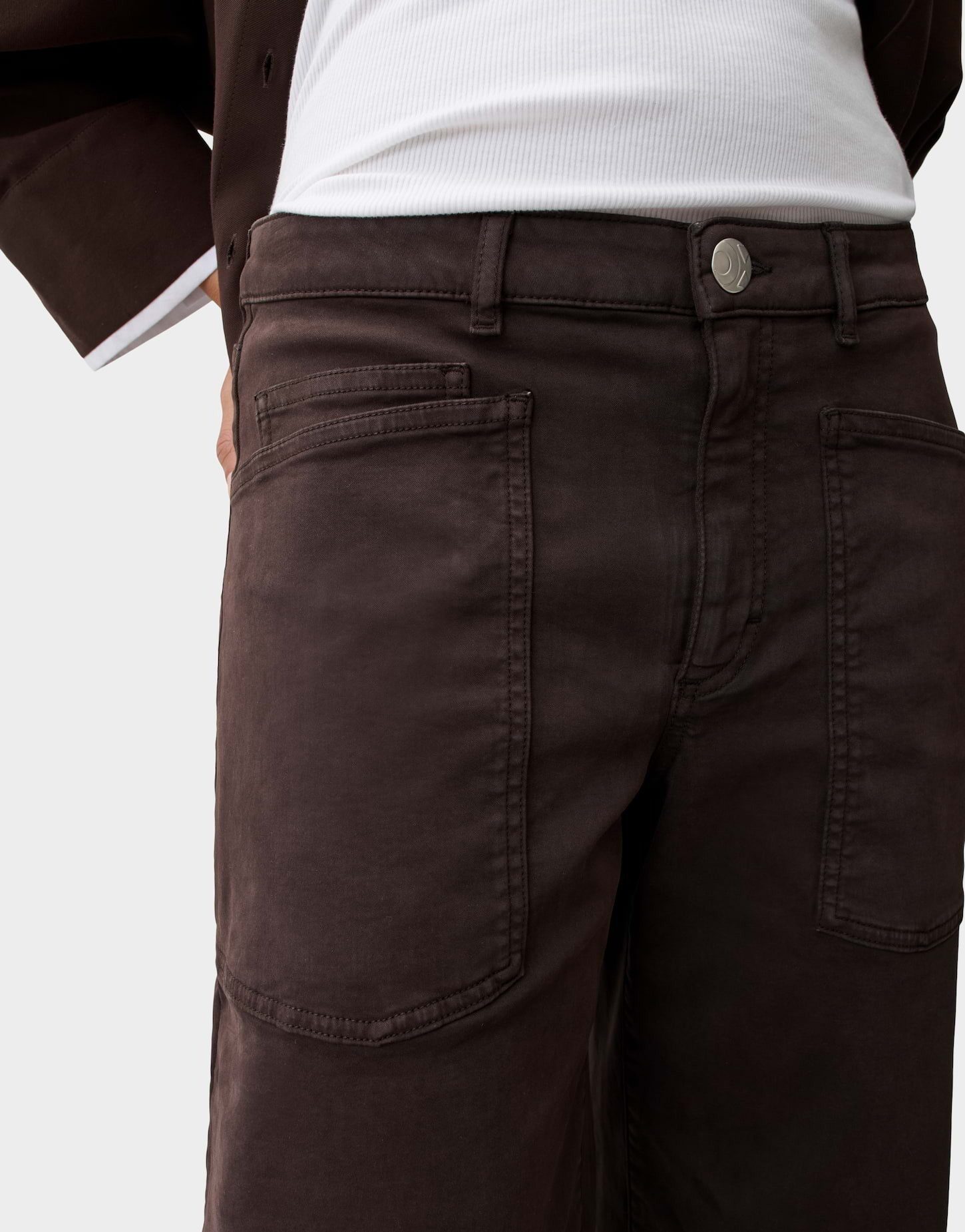 OPUS PANTS Relax-fit-Jeans Lisana vibrant aus weichem Satin Ovale Beinform mit Cargotaschen und Abnäher am Knie – Bild 4 von 5