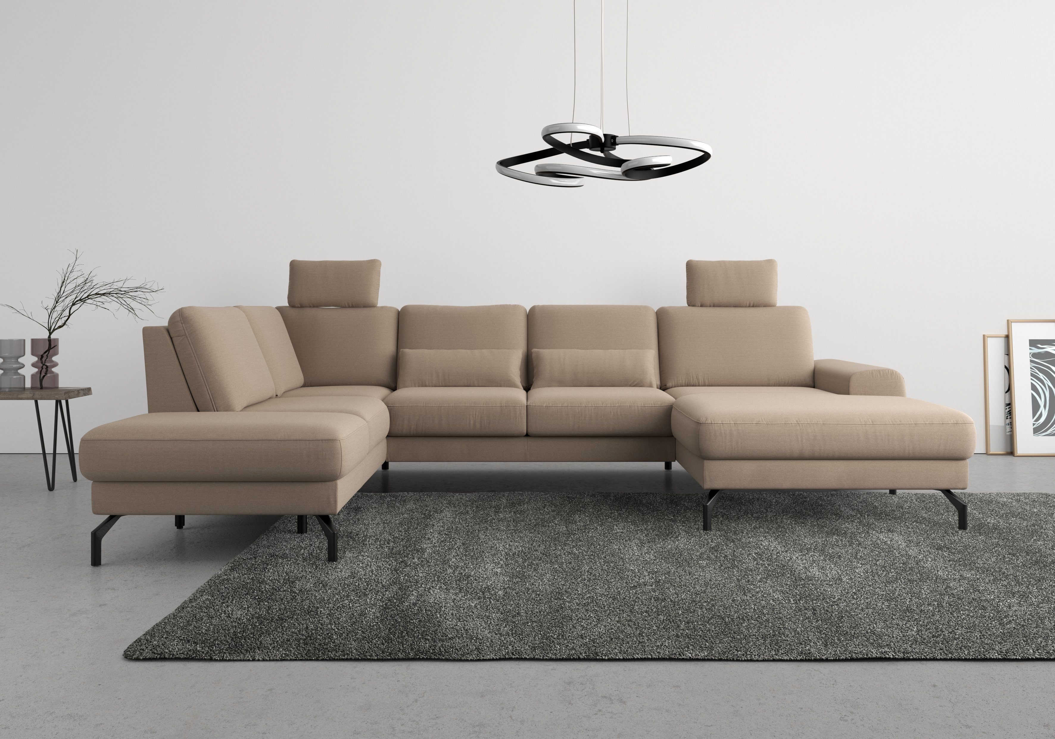 Artikel klicken und genauer betrachten! - Mit Federkern ausgestattetes Sofa   Eine dauerhaft elastische und komfortable Sitzfläche — das bekommst du bei dieser  Wohnlandschaft »Cinturo U-Form« von sit&more , die mit einer hochwertigen Wellenunterfederung ausgestattet ist. Das Produkt ist manuell verstellbar. So kannst du mit ein paar Handgriffen deine bevorzugte Position einstellen. Von vorne betrachtet ist die Recamiere nach rechts ausgerichtet. | im Online Shop kaufen