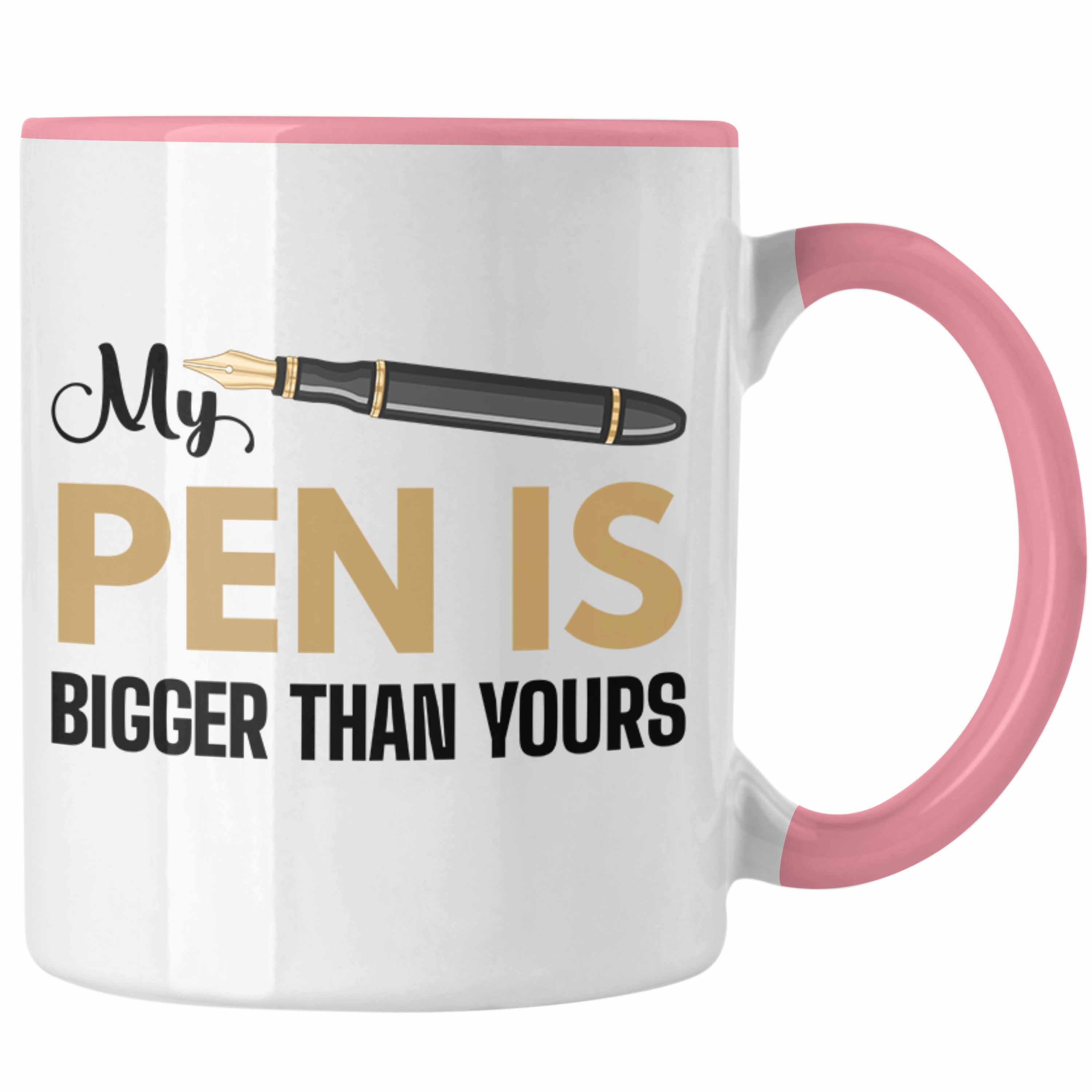 Trendation Tasse Trendation - My Pen Is Bigger Than Yours Tasse Geschenk Lustiger Spruch Erwachsener Humor Versauter Rosa