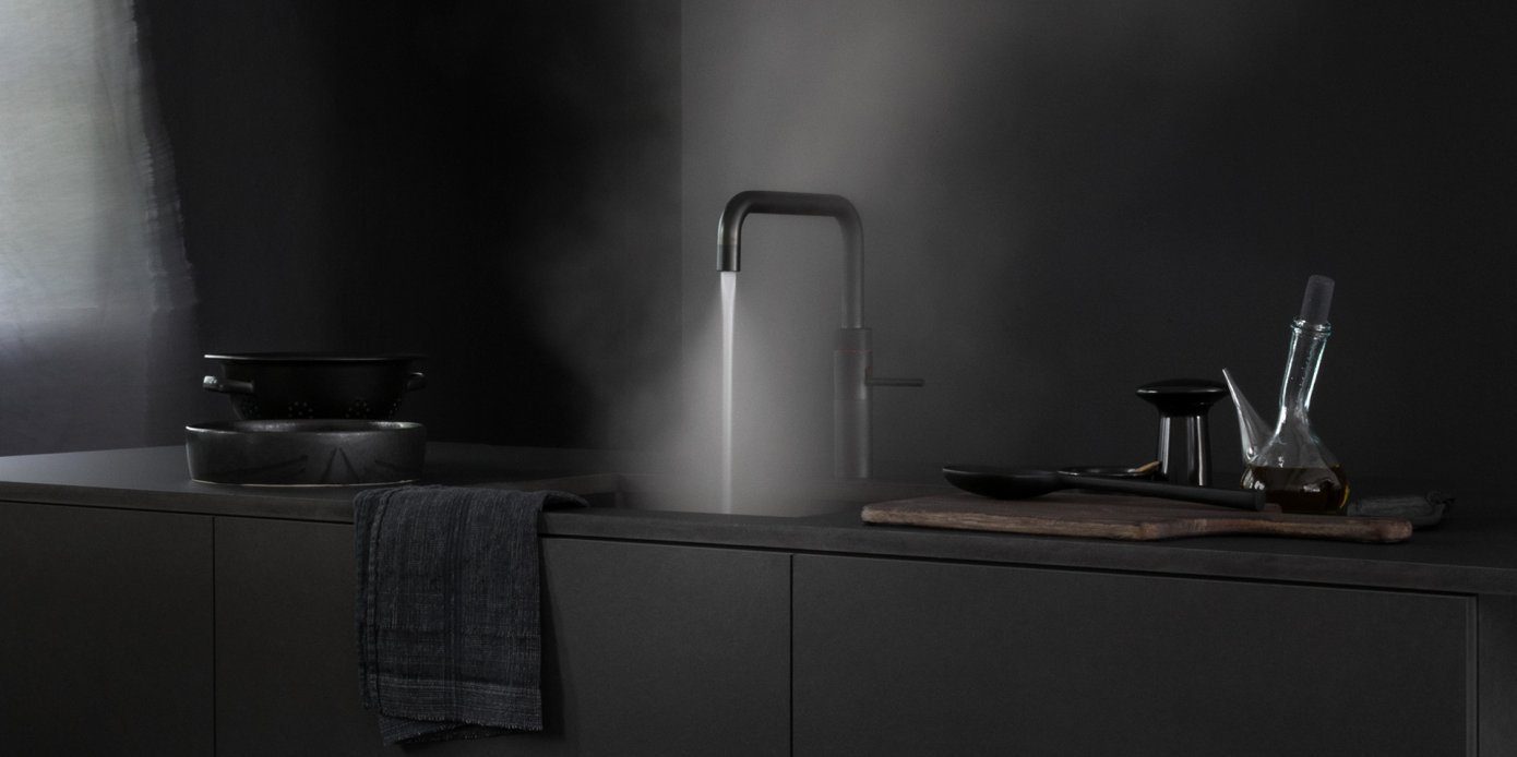 QUOOKER Küchenarmatur QUOOKER FUSION ROUND Kochendwasserhahn 2 Combi 100°C B (2-St) mit mit Trinkwassersystem Schwarz (22FRBLKCUBE) CUBE