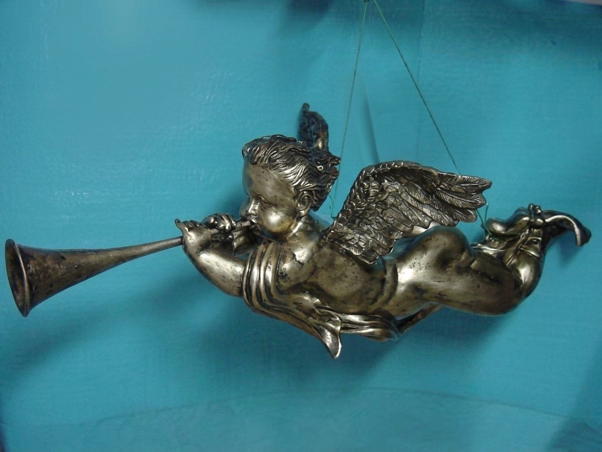 JVmoebel Engelfigur Engel Figur aus Polyresin in Weiß mit filigranen Details, Made in Europa