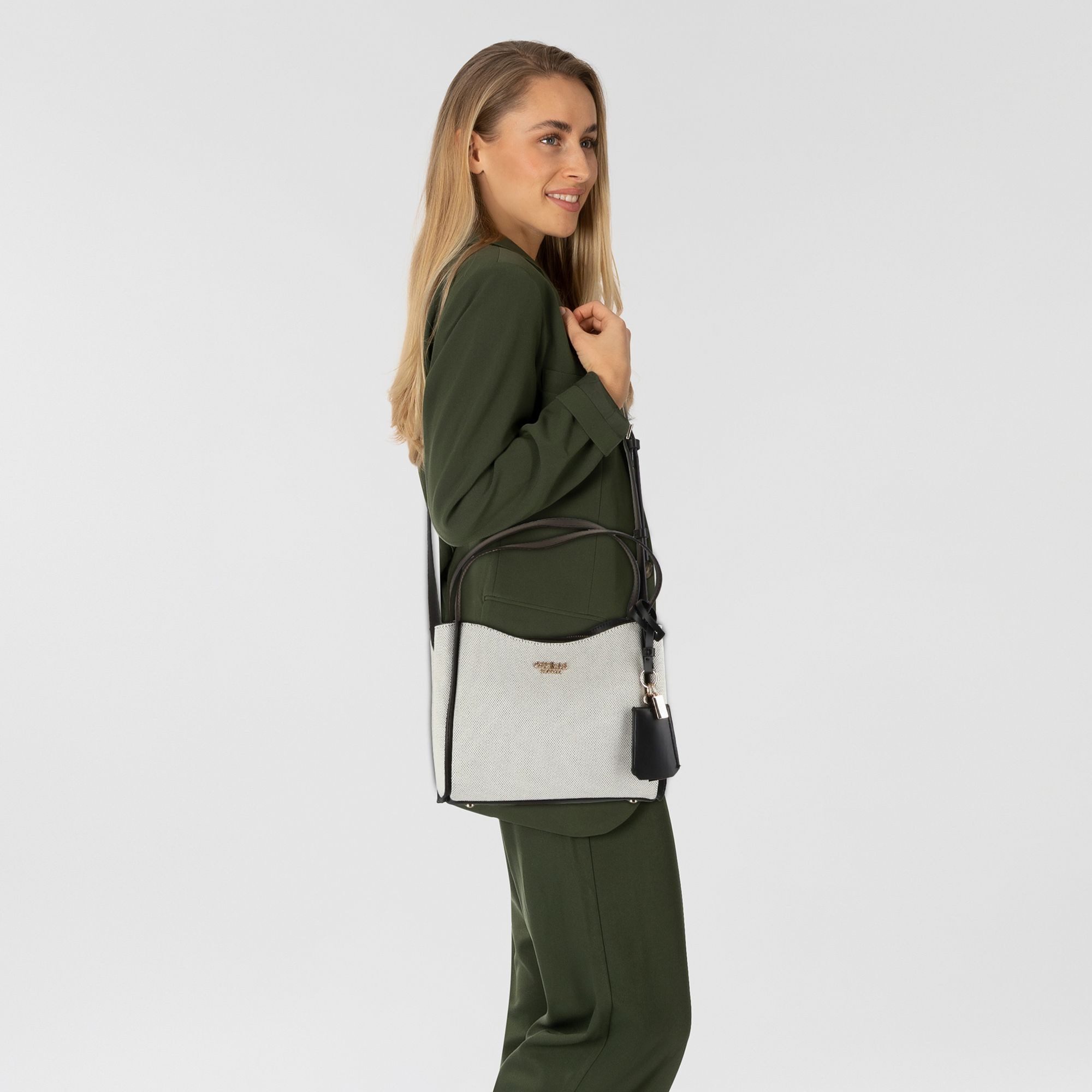 Guess Schultertasche Girlfriend Satchel günstig online kaufen
