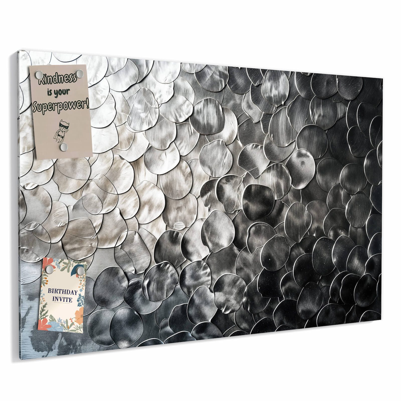 Primedeco Magnettafel Silberne Schuppen – Magnetwand & Memoboard aus Metall, (Komplett-Set, 1-tlg., Inklusive 4 Magnete und 2 Boardmarker (weiß & schwarz), magnetisch & beschreibbar