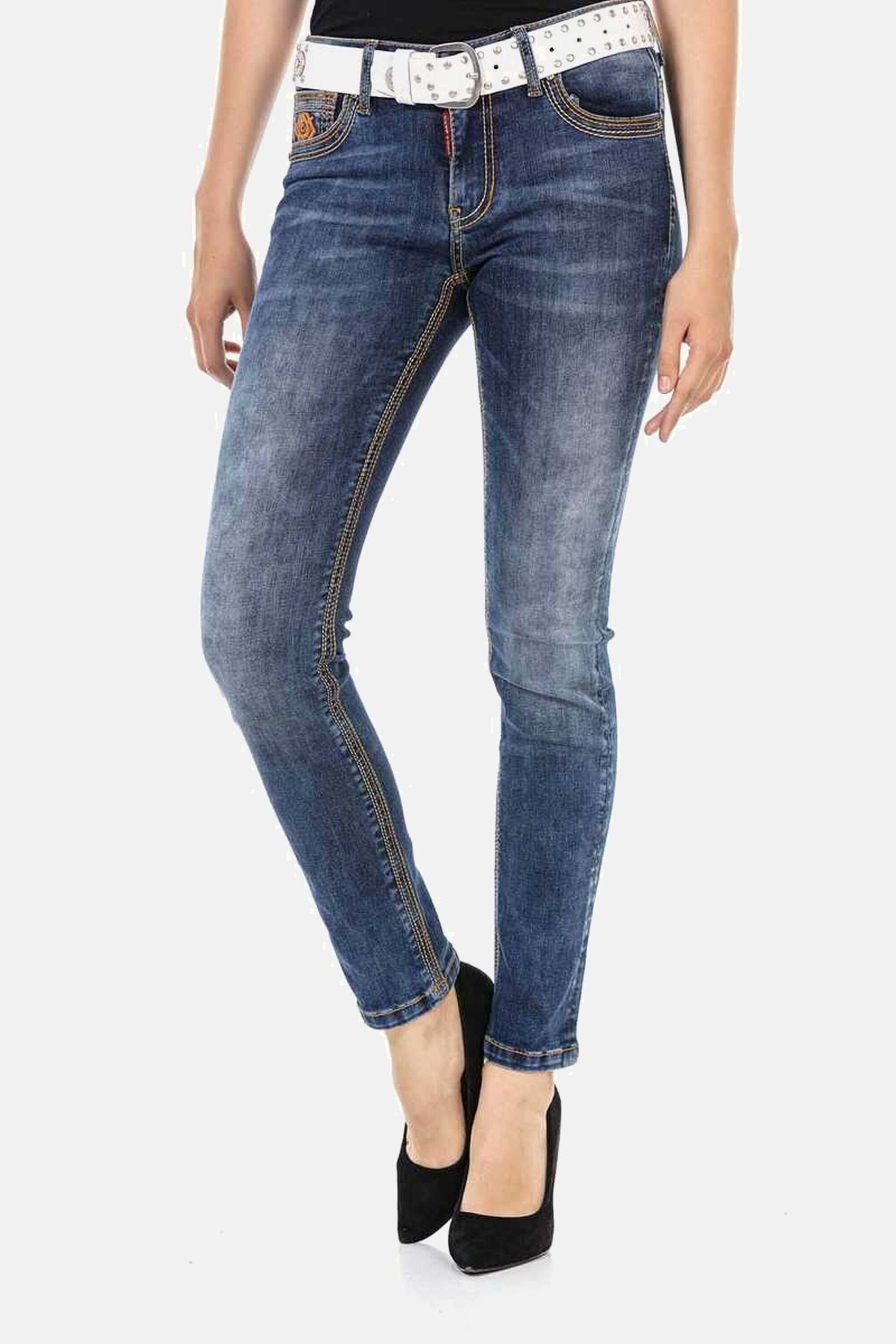 Cipo & Baxx Slim-fit-Jeans Jeans mit trendigen Ziernähten, WD462