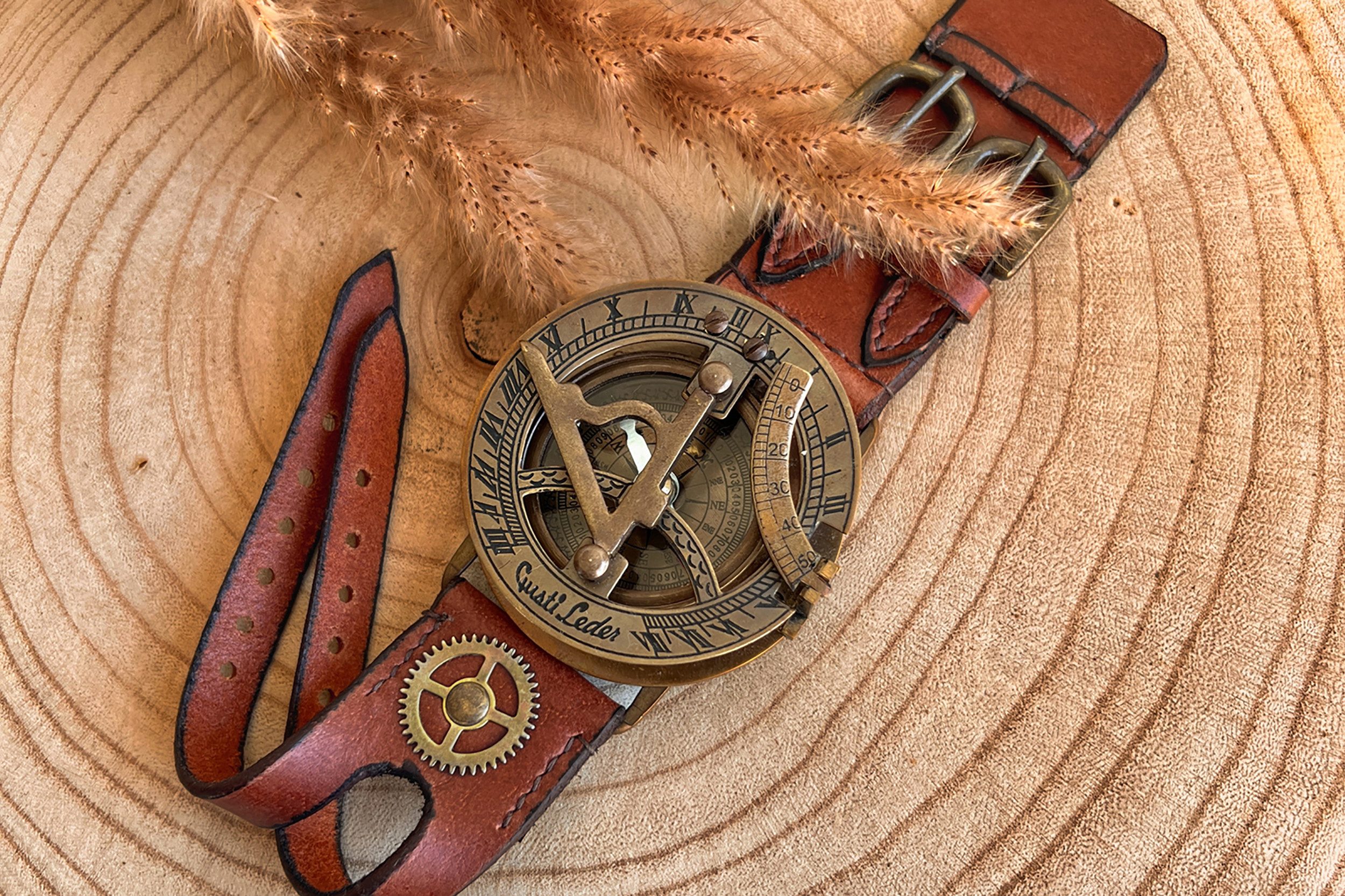Gusti Leder Armband Gusti Leder Accesoires, Schlüsseletuis Dennis (Steampunk Uhr Sonnenuhr Lederarmband Accessoires Herren Vintage Leder)
