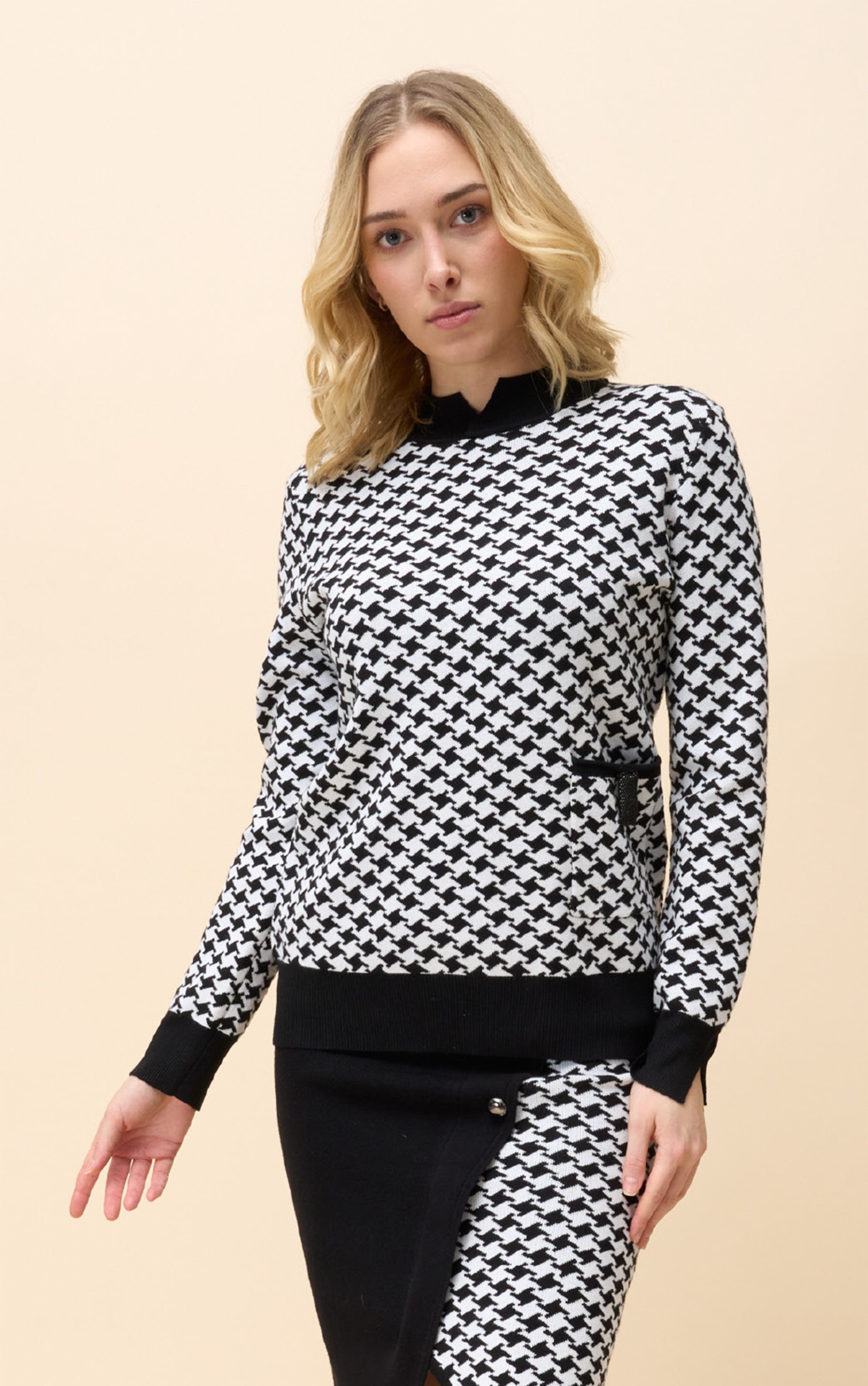 Passioni Strickpullover mit schwarz-weiß Hahnentrittmuster