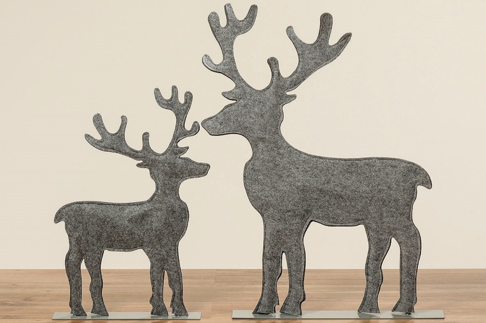 BOLTZE GRUPPE GmbH Weihnachtsfigur Dekoaufsteller Fadi Hirsch Filz H.75 cm grau Stückpreis