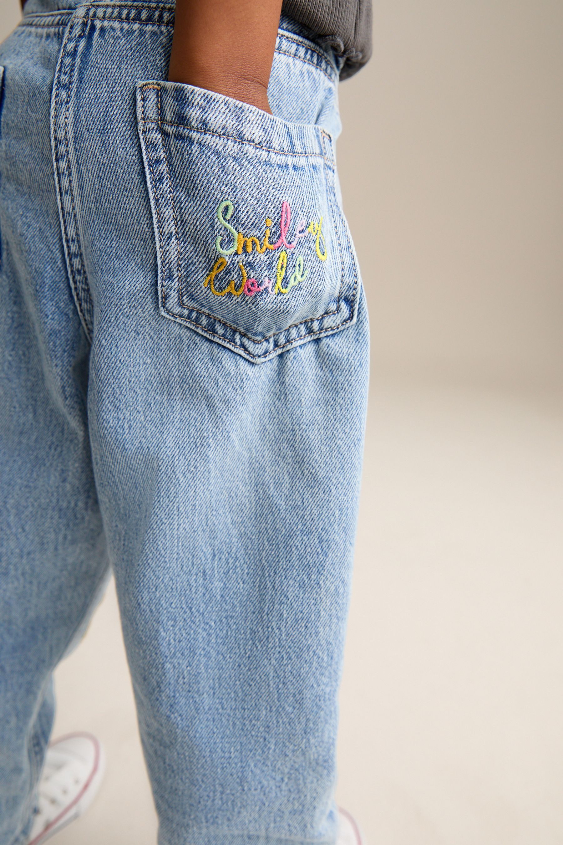 Next Mom-Jeans Smiley World Mom-Jeans aus 100% Baumwolle (1-tlg)