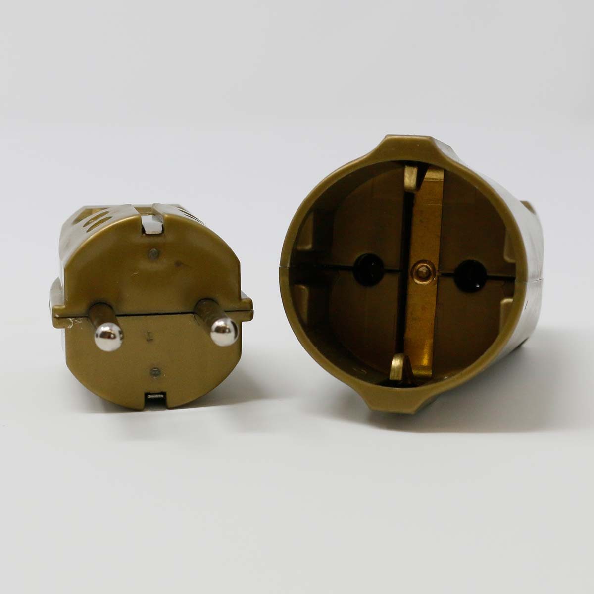 world-trading-net Euroflachstecker SET Standard Stecker & Kupplung golden, 250V/16A