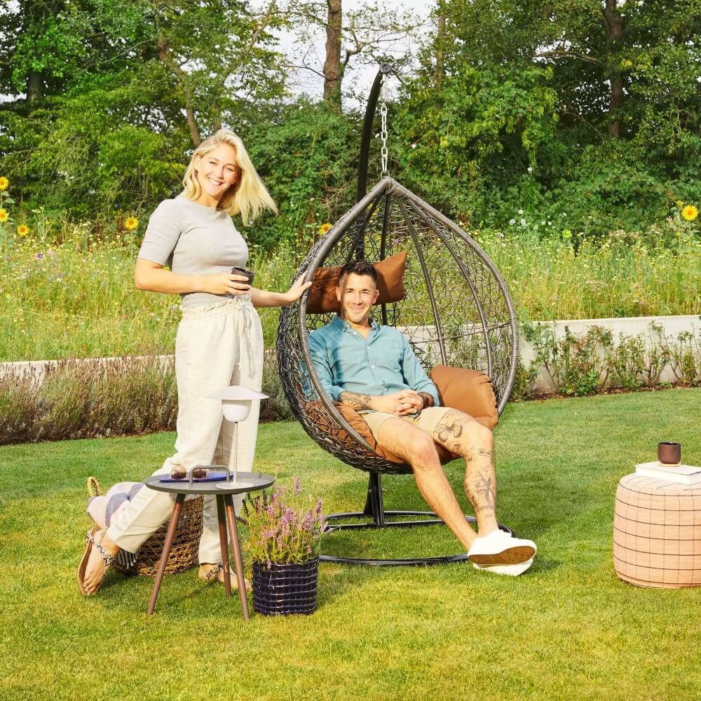 HOME DELUXE Hängesessel CIELO (Inklusive Gestell, Sitz-, Seiten- und Rückenkissen), 123 x 200 cm, Polyrattan, Rattansessel, Outdoor Schwebeliege