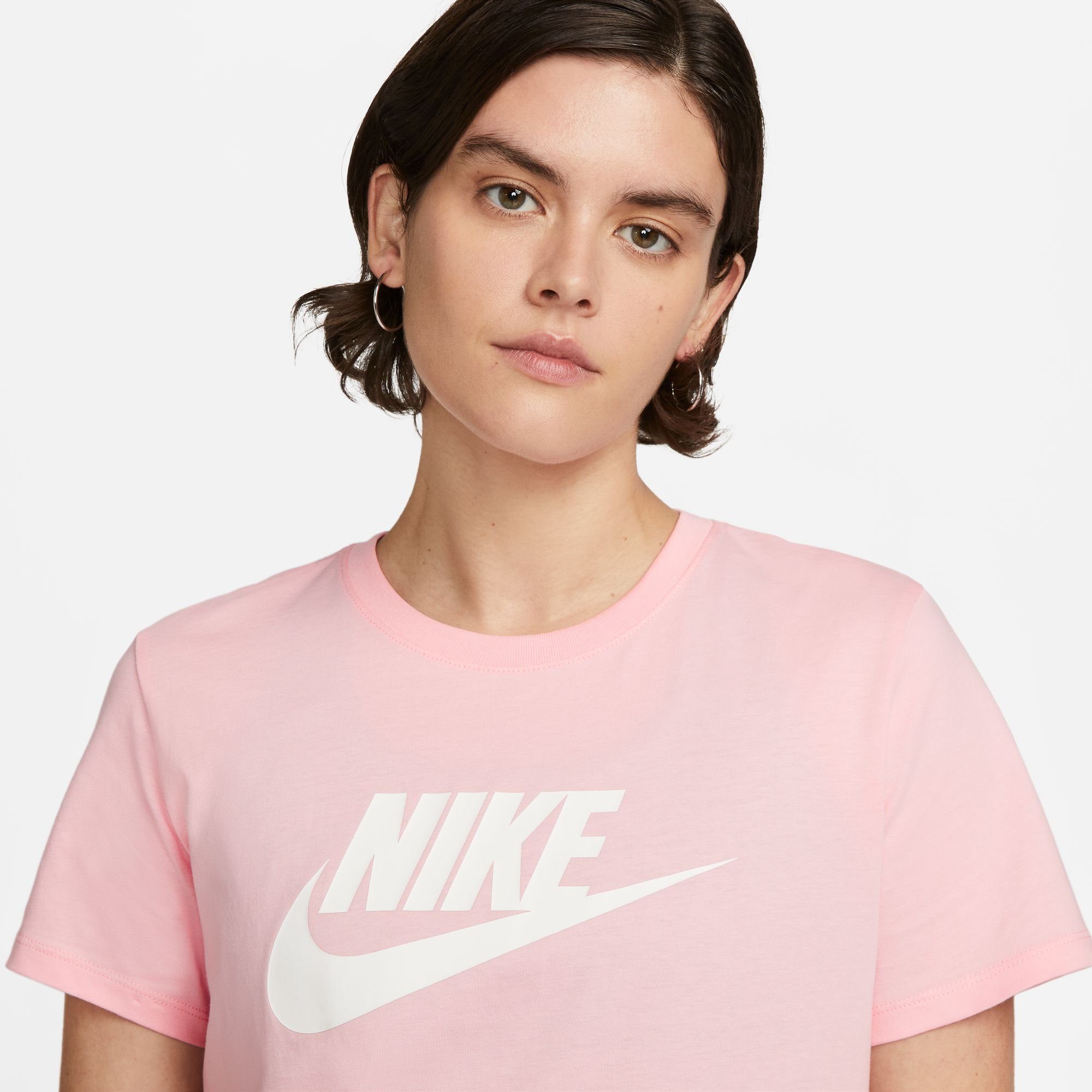 SOFT LOGO T-Shirt PINK Sportswear MED ESSENTIALS Nike WOMEN'S T-SHIRT