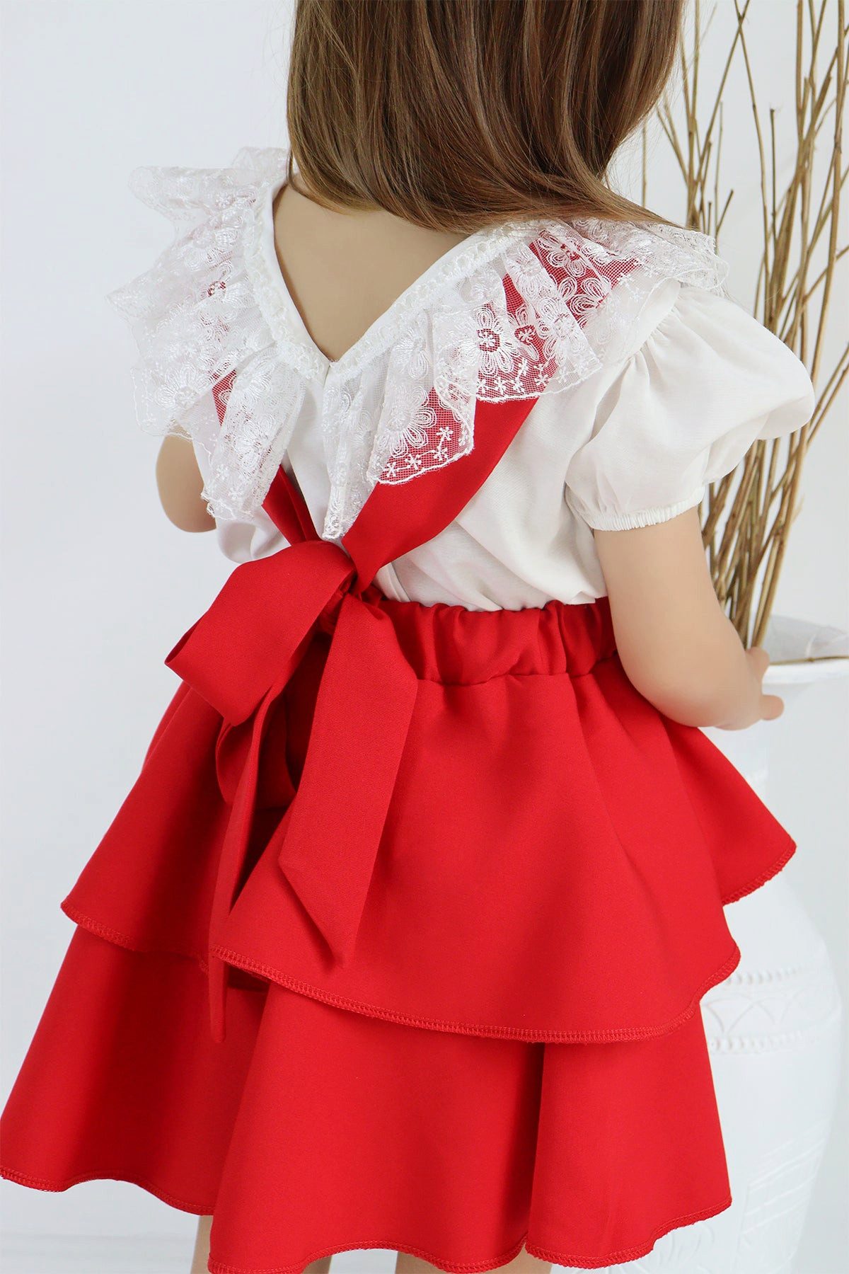Parla Kids Shirt & Rock Rotes Kleid mit Trägern dazu kurzarm Shirt mit Spitzendetails